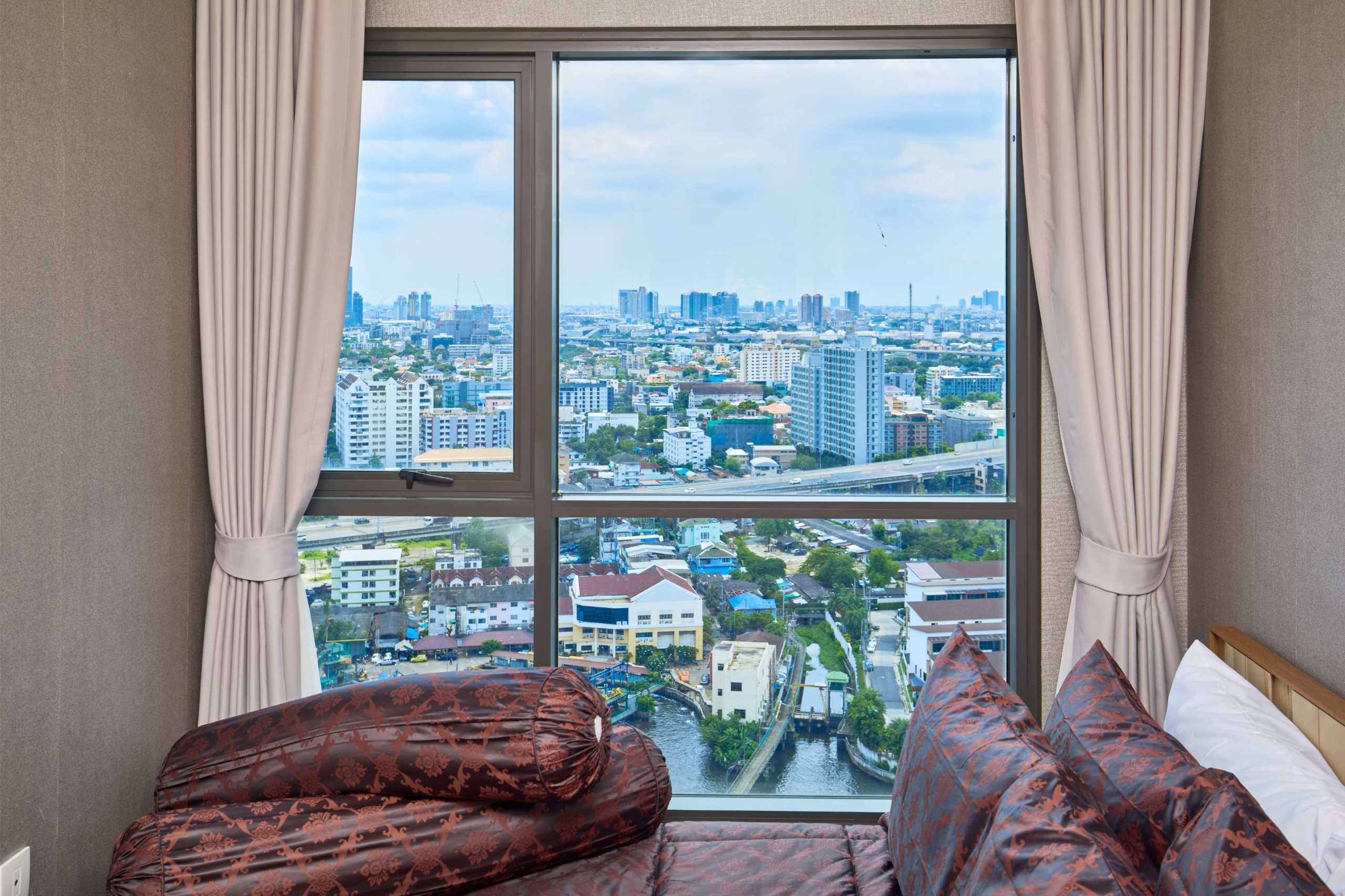 2 Bedrooms, 2 Bathrooms 50sqm Life Sukhumvit 48 For Rent 28,000THB/Month