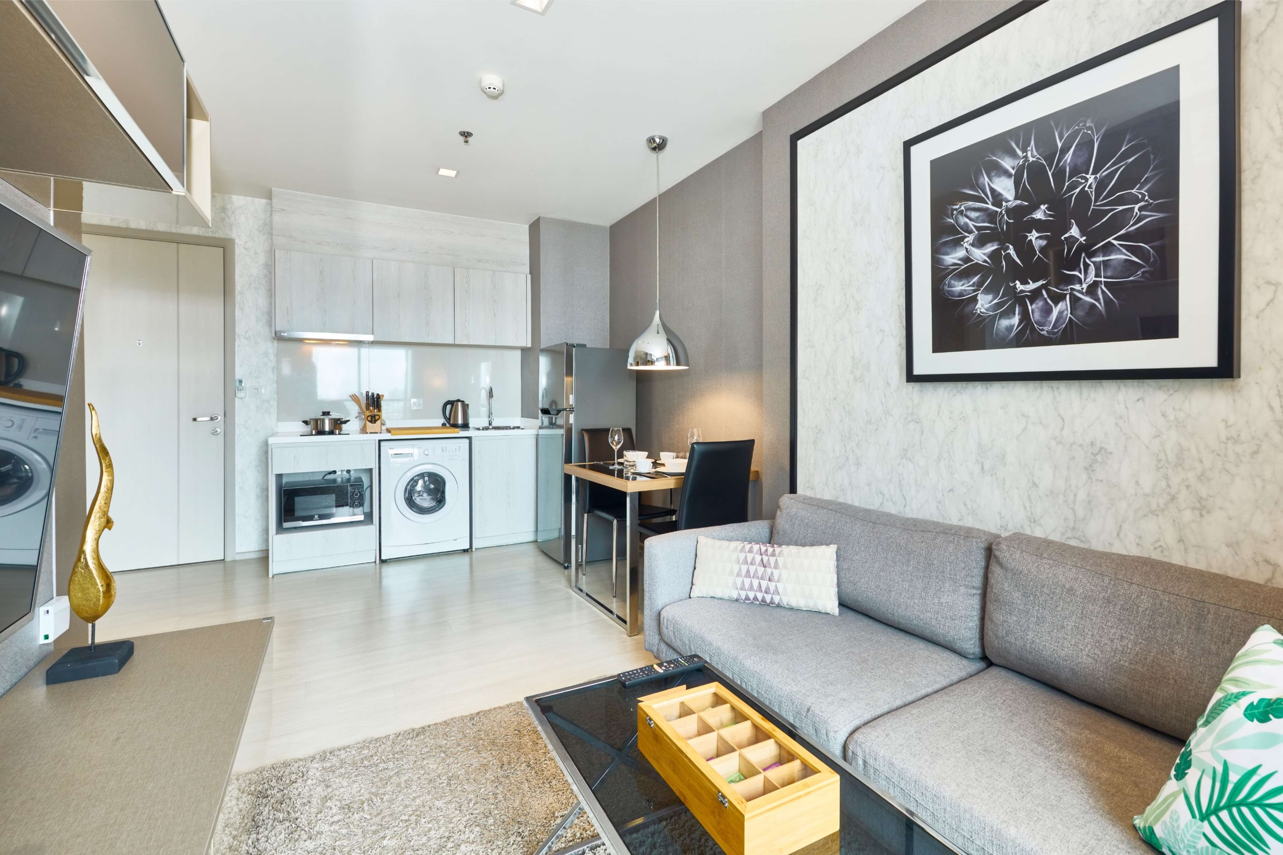 2 Bedrooms, 2 Bathrooms 50sqm Life Sukhumvit 48 For Rent 28,000THB/Month
