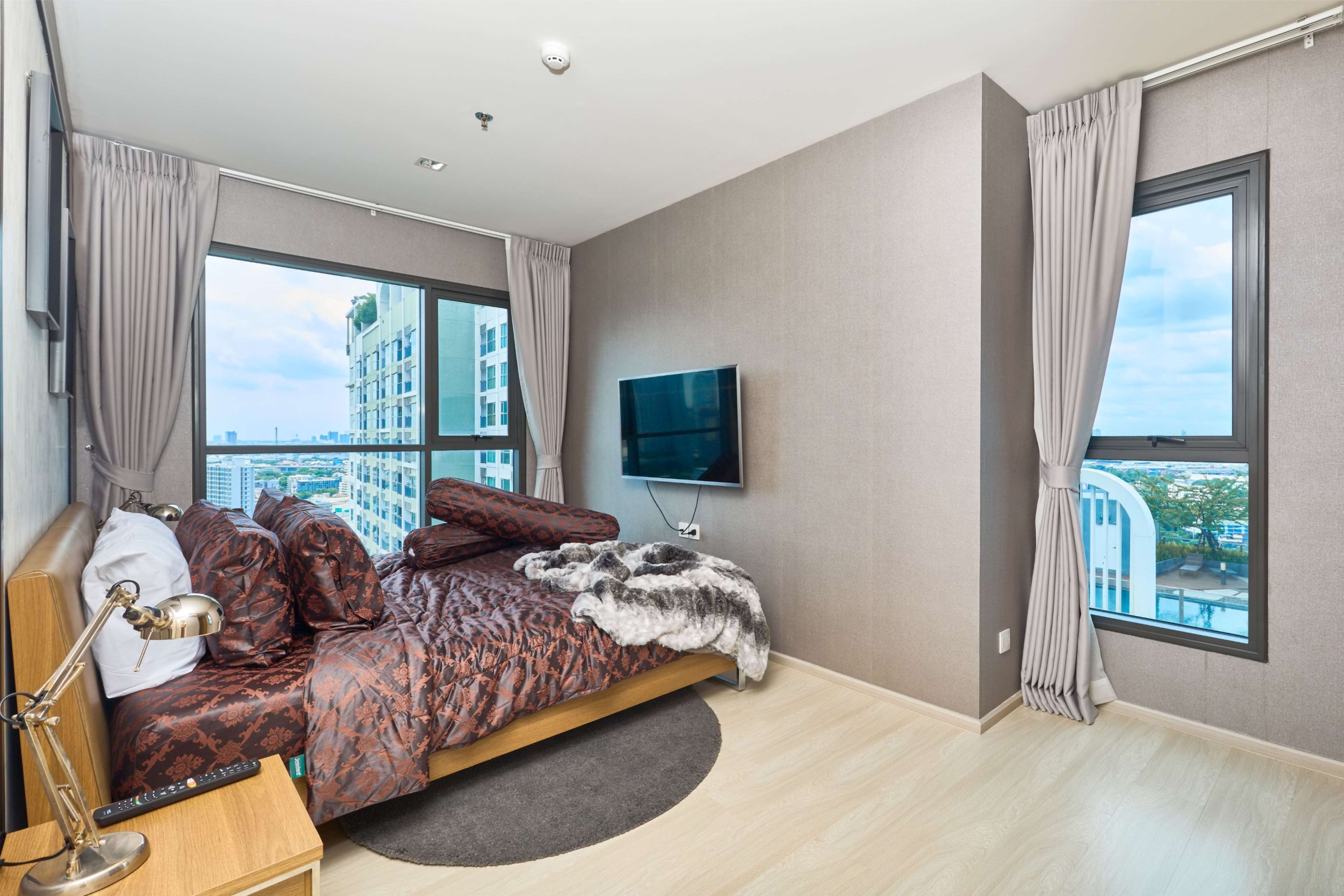2 Bedrooms, 2 Bathrooms 50sqm Life Sukhumvit 48 For Rent 28,000THB/Month