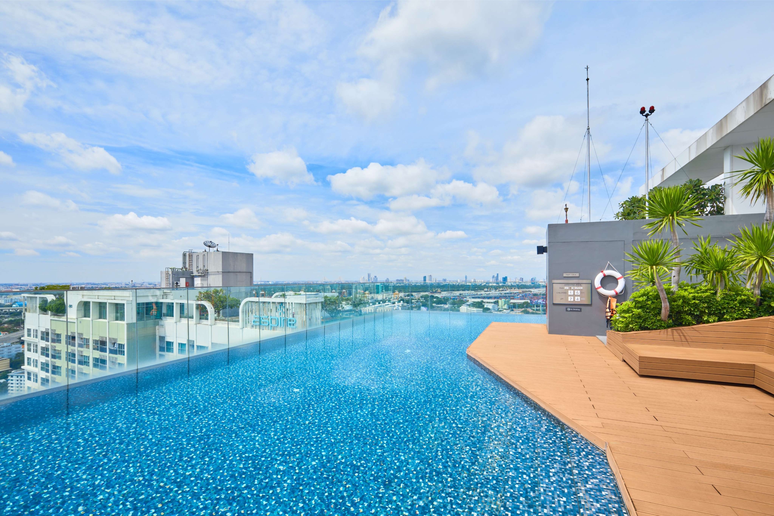 2 Bedrooms, 2 Bathrooms 50sqm Life Sukhumvit 48 For Rent 28,000THB/Month