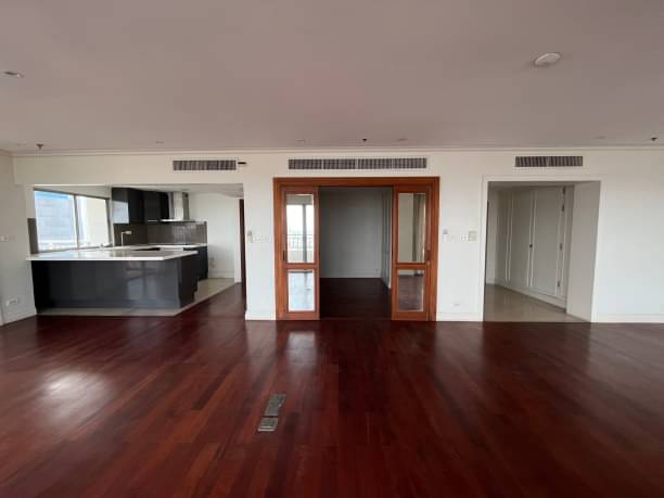 2 Bedrooms, 3 Bathrooms + 1 Study Room 236sqm @Sathorn Park Place For Rent 85,000THB/Month