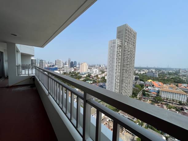 2 Bedrooms, 3 Bathrooms + 1 Study Room 236sqm @Sathorn Park Place For Rent 85,000THB/Month