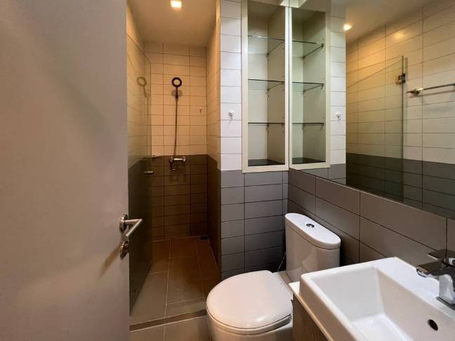 2 Bedrooms, 1 Bathroom 45.35sqm 17th Flr @ Ideo Mobi Sukhumvit 81 For Rent 27,999THB & For Sale 5,999,999MB