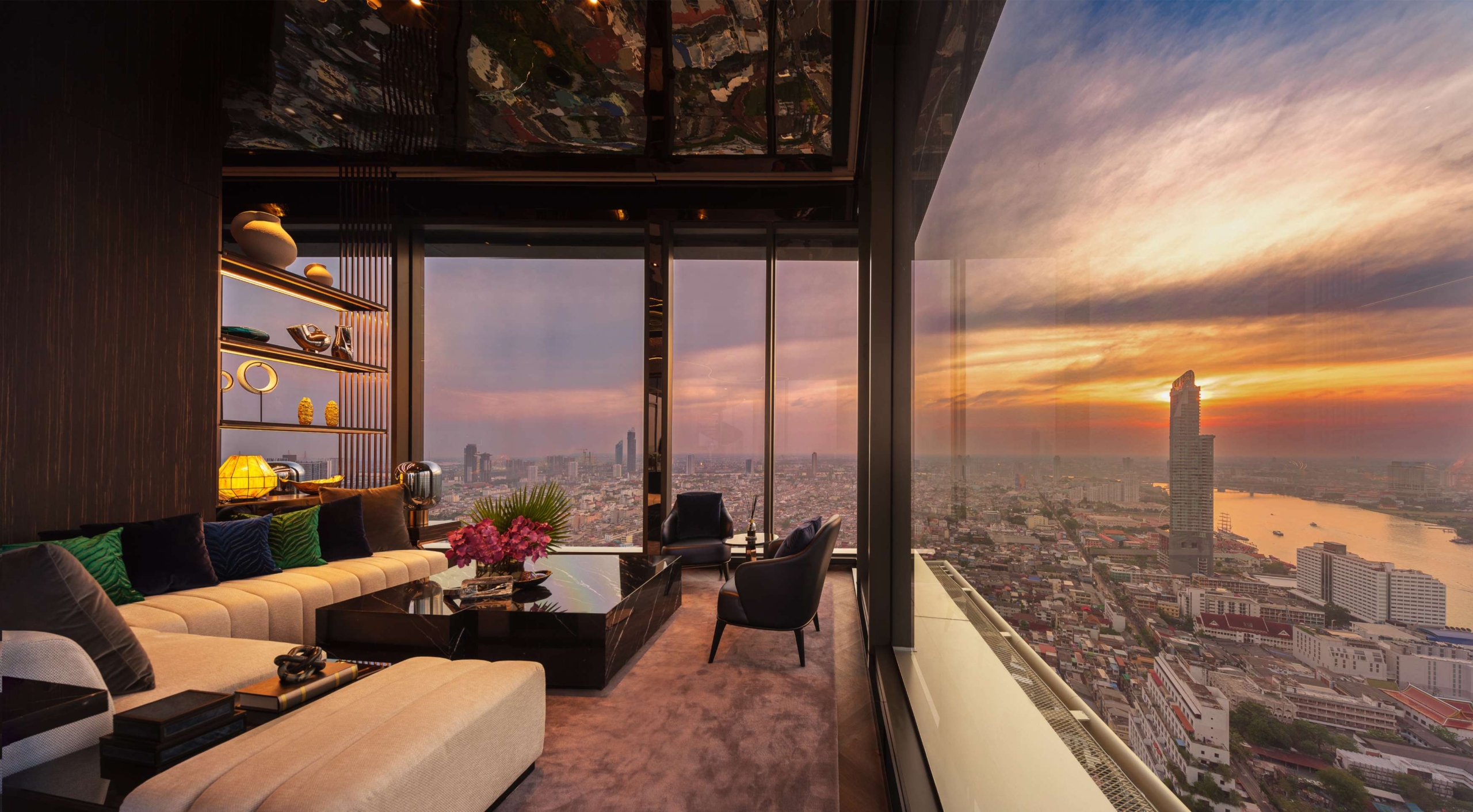 1 Bedroom, 1 Bathroom 43.5sqm 10th Flr @RHYTHM Charoenkrung Pavilion For Sale 7,480MB