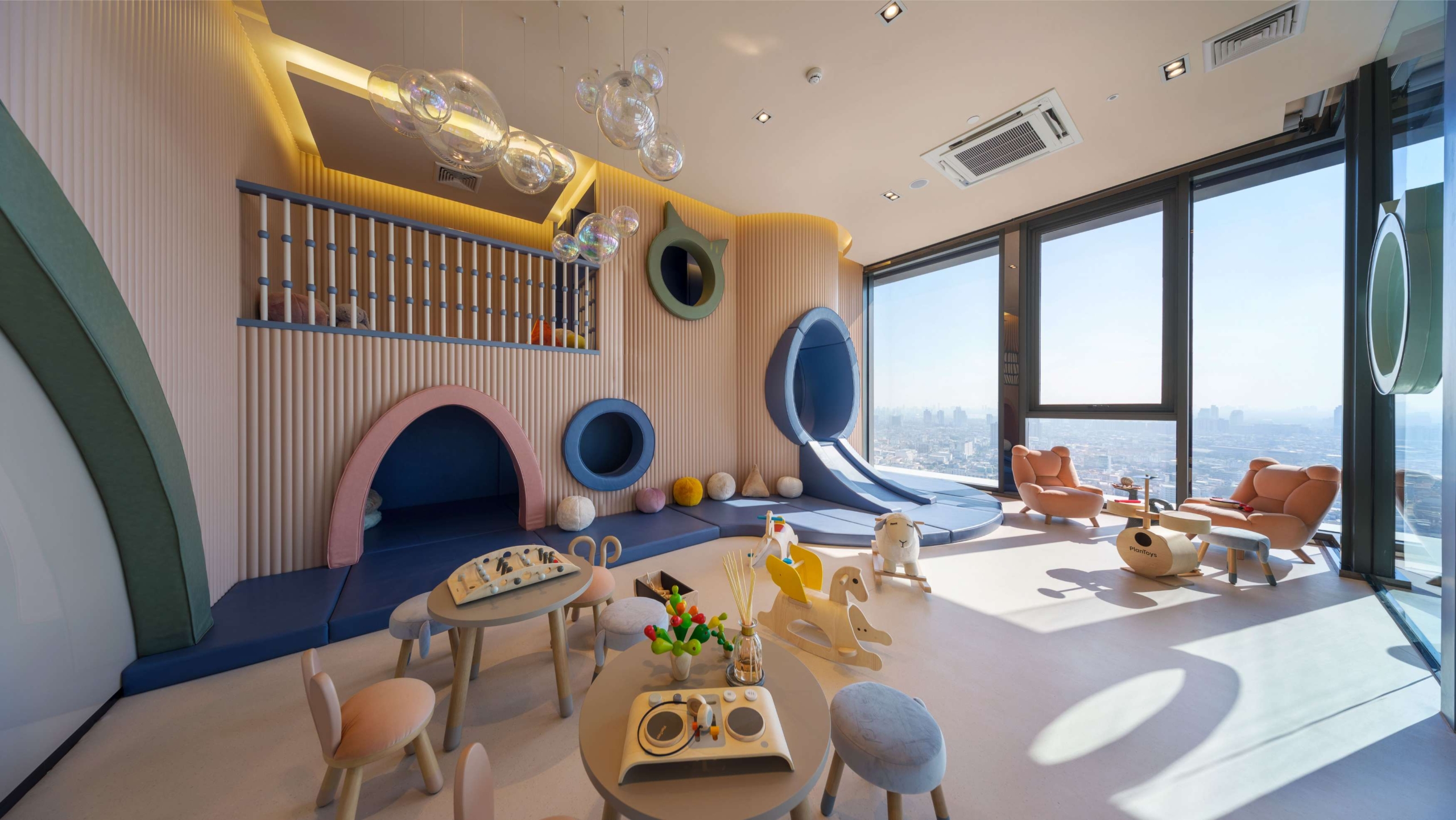 1 Bedroom, 1 Bathroom 43.5sqm 12th Flr @RHYTHM Charoenkrung Pavilion For Sale 7,600MB