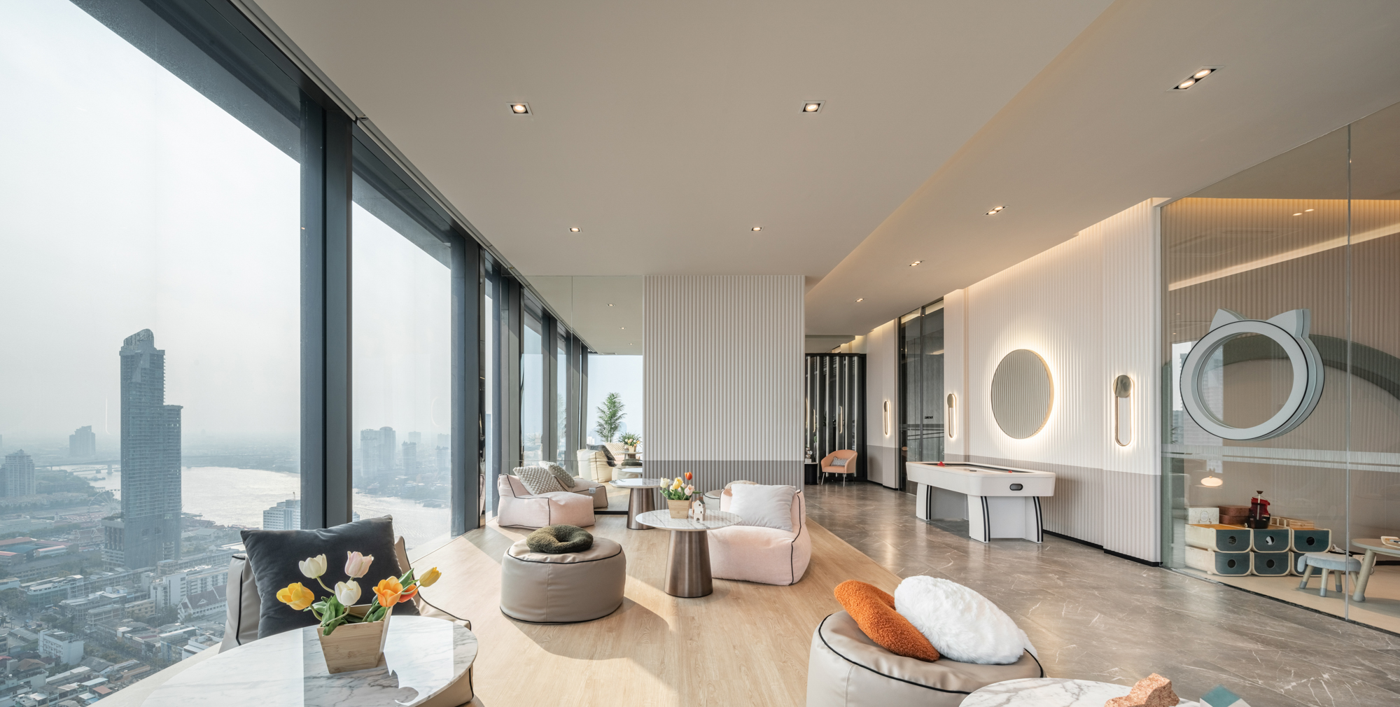 2 Bedrooms, 2 Bathroom 102sqm 16th Flr @RHYTHM Charoenkrung Pavilion For Sale 18,100MB
