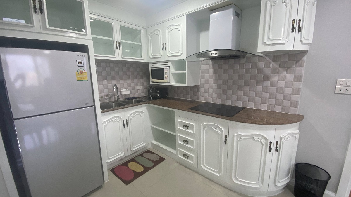 2 Bedrooms, 2 Bathrooms 111.54 sqm 8th Flr @Supalai Place Condominium For Rent 38K THB/Month