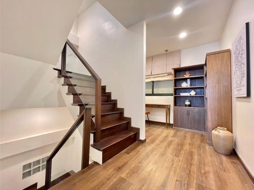 4 Bedrooms, 3 Bathrooms 200sqm @Luxurious Townhouse with Private Rooftop – Best of Sathorn-Silom For Rent 120kTHB/Month