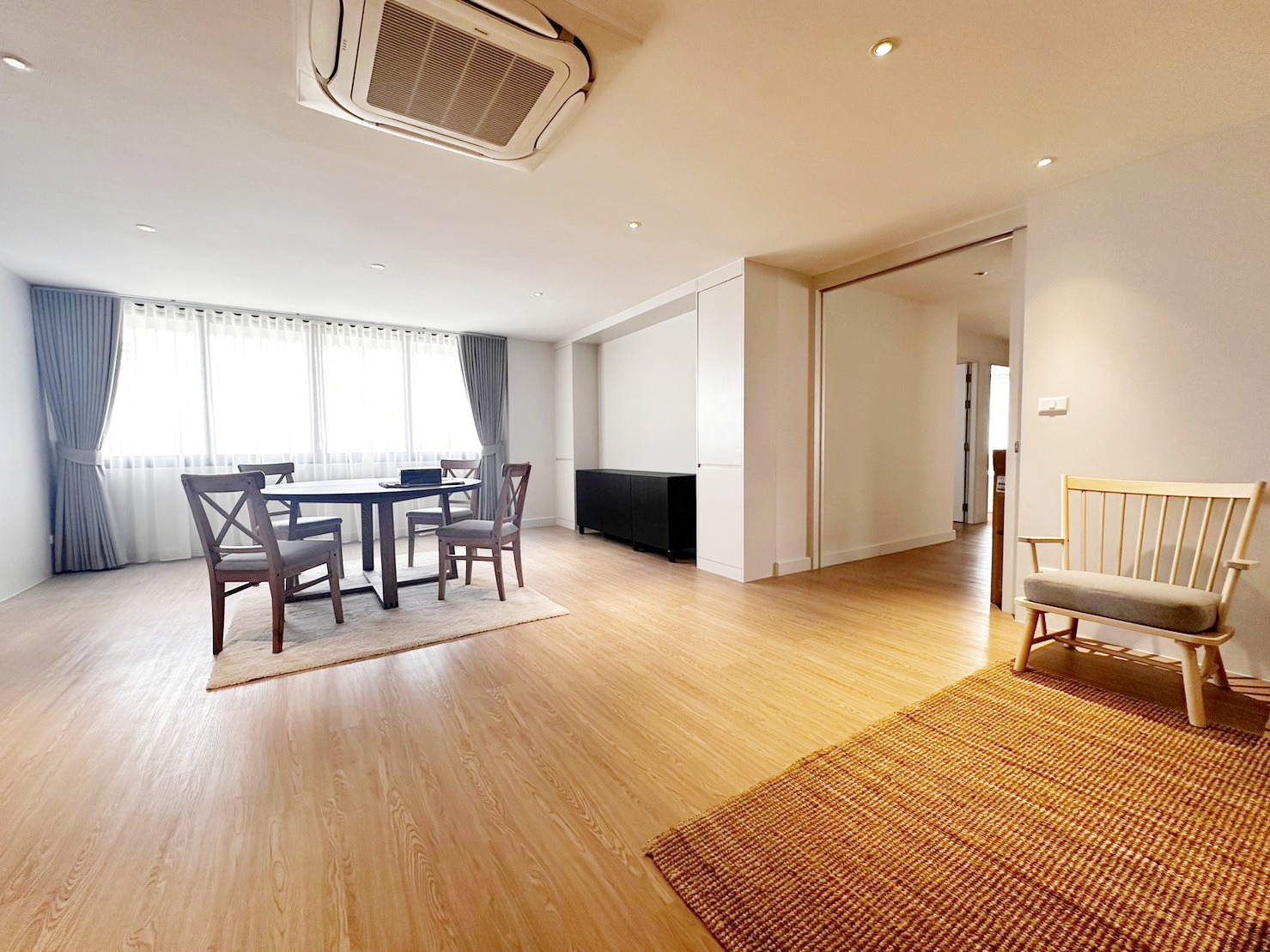 3 Bedrooms, 3 Bathrooms 251sqm @D.S. Tower 1 Sukhumvit 33 For Rent 120,000THB/Month