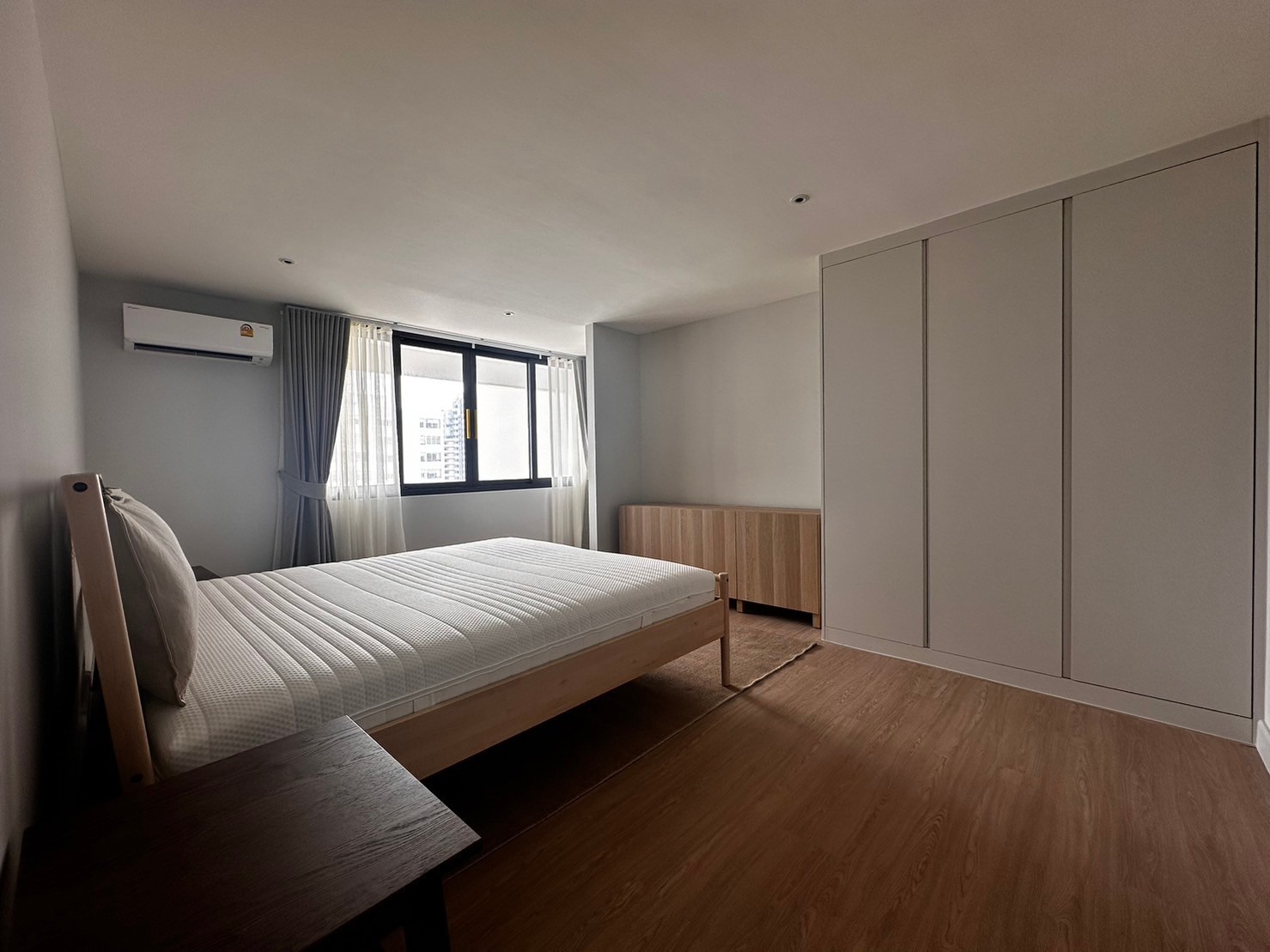 3 Bedrooms, 3 Bathrooms 251sqm @D.S. Tower 1 Sukhumvit 33 For Rent 120,000THB/Month