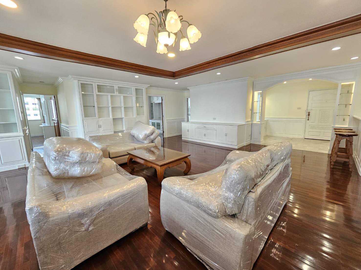 3 Bedrooms, 4 Bathrooms 236sqm @D.S. Tower 1 Sukhumvit For Rent 69,000THB/Month