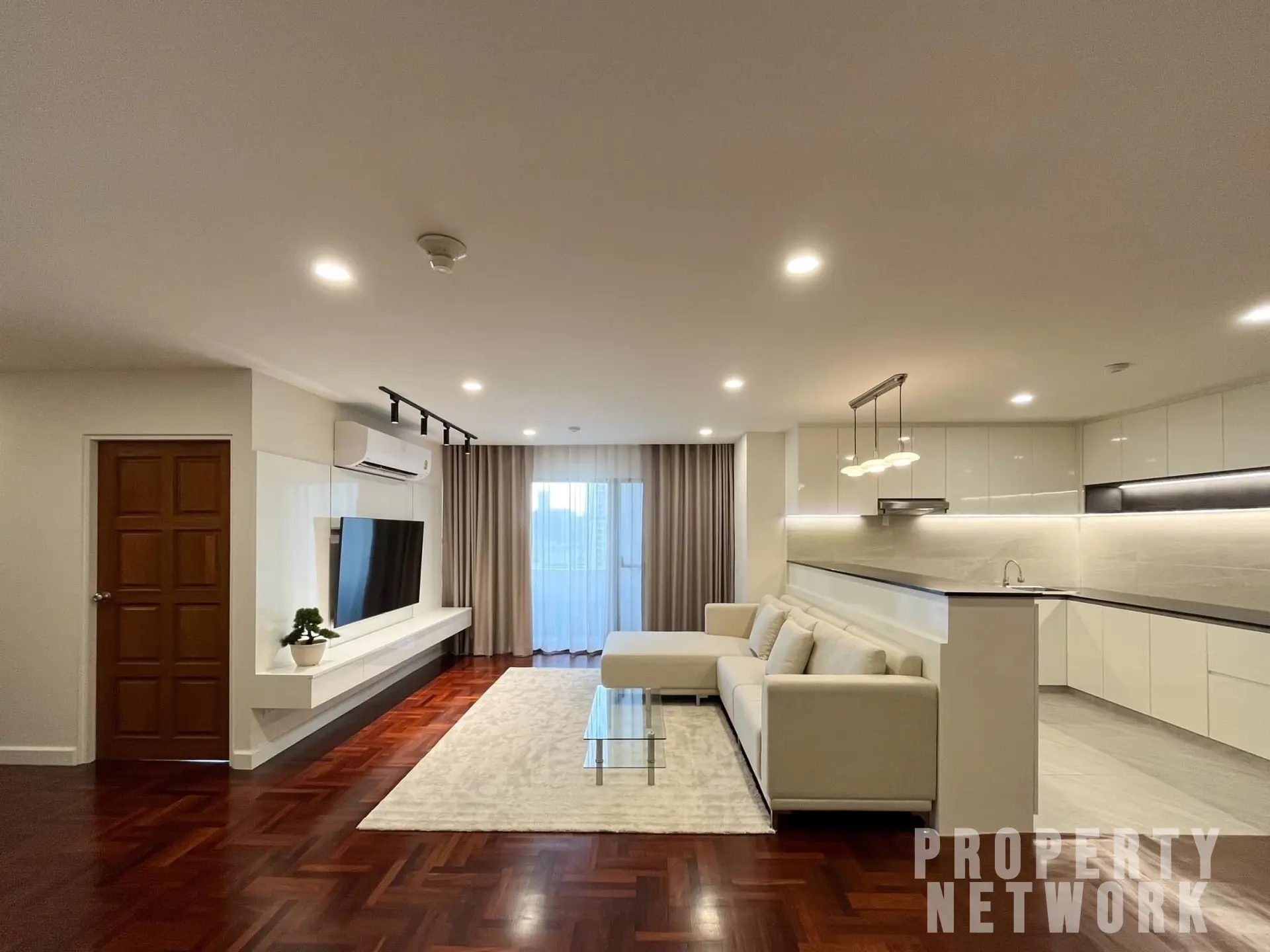 3 Bedrooms, 2 Bathrooms 143.82sqm @Richmond Palace Condominium For Sale 16.8MB