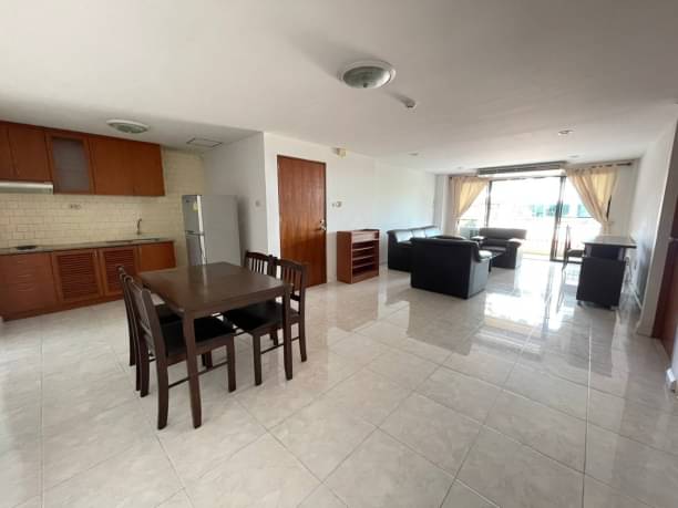 2 Bedrooms, 2 Bathrooms 110sqm 5th Floor @Lin Court in Khlong Toei For Rent 30,000THB/Month