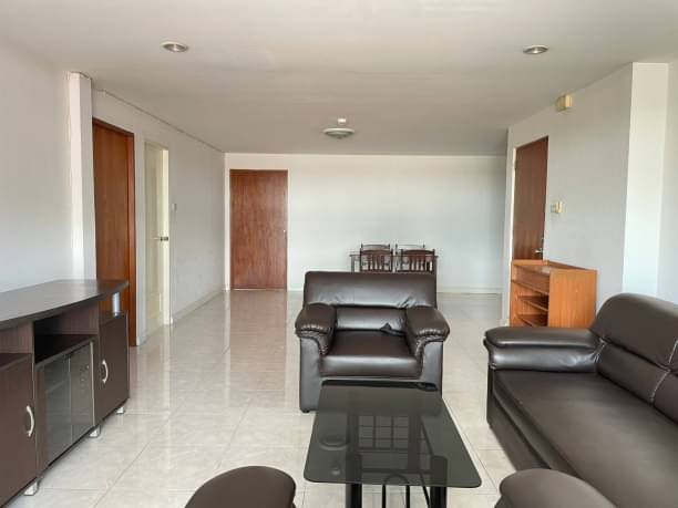 2 Bedrooms, 2 Bathrooms 110sqm 5th Floor @Lin Court in Khlong Toei For Rent 30,000THB/Month