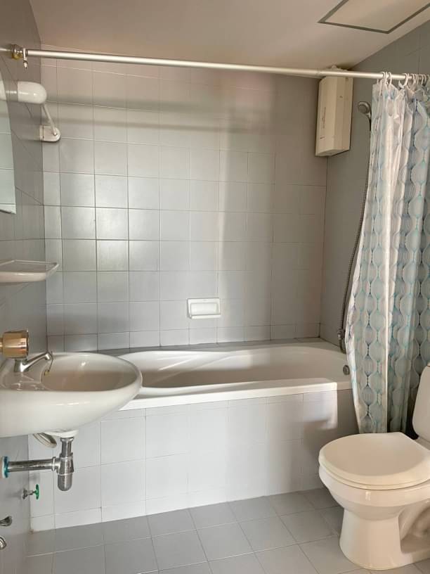 2 Bedrooms, 2 Bathrooms 110sqm 5th Floor @Lin Court in Khlong Toei For Rent 30,000THB/Month