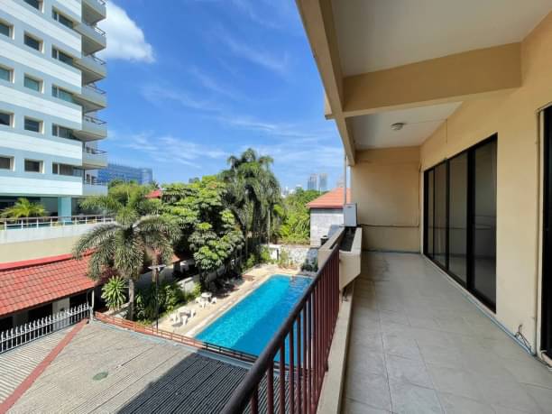 2 Bedrooms, 2 Bathrooms 110sqm 5th Floor @Lin Court in Khlong Toei For Rent 30,000THB/Month