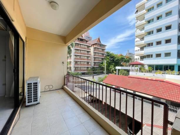 2 Bedrooms, 2 Bathrooms 110sqm 5th Floor @Lin Court in Khlong Toei For Rent 30,000THB/Month