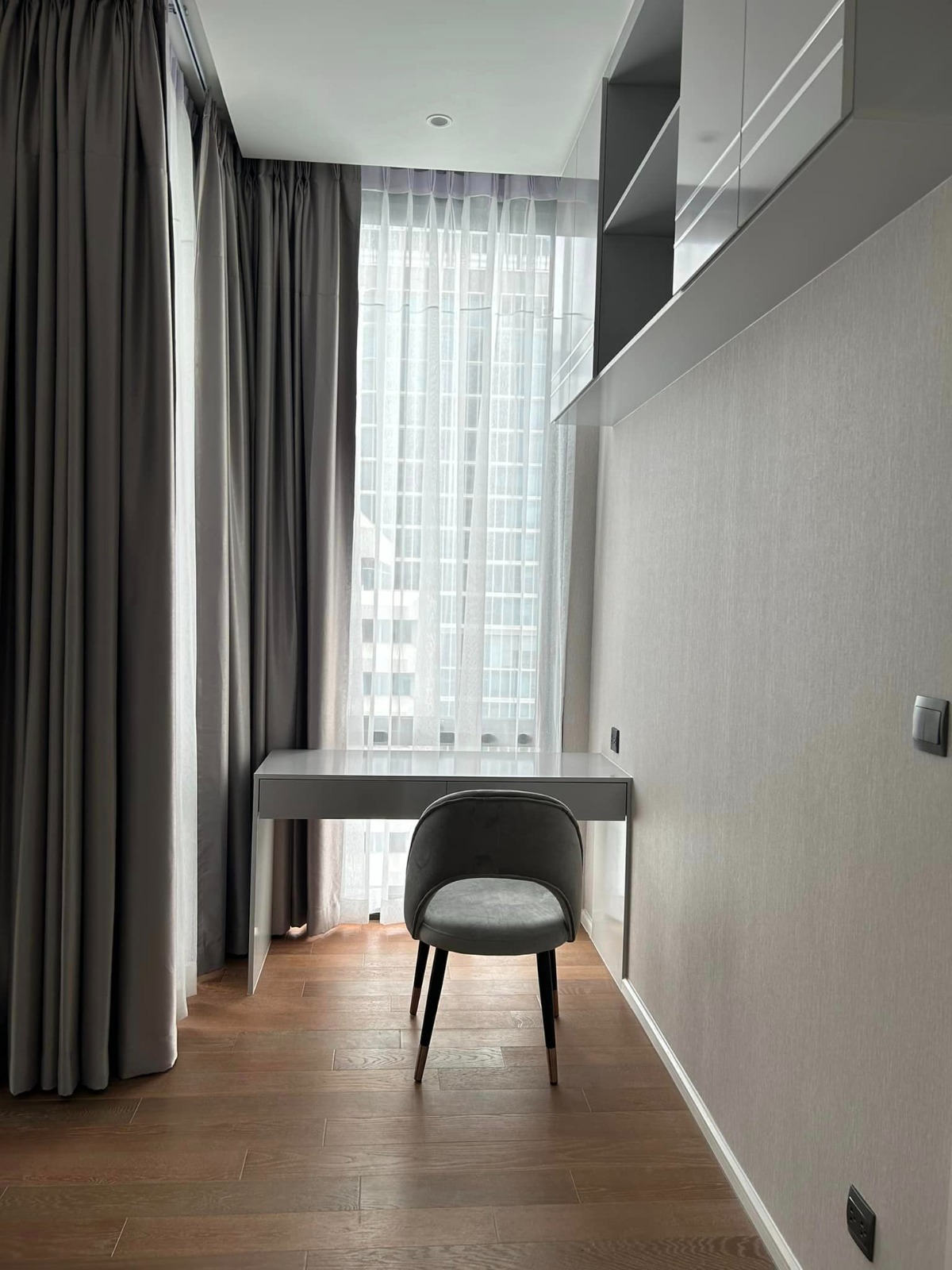 1 Bedroom, 1 Bathroom 56sqm 18th Floor @MUNIQ Langsuan For Rent 65,000THB/Month