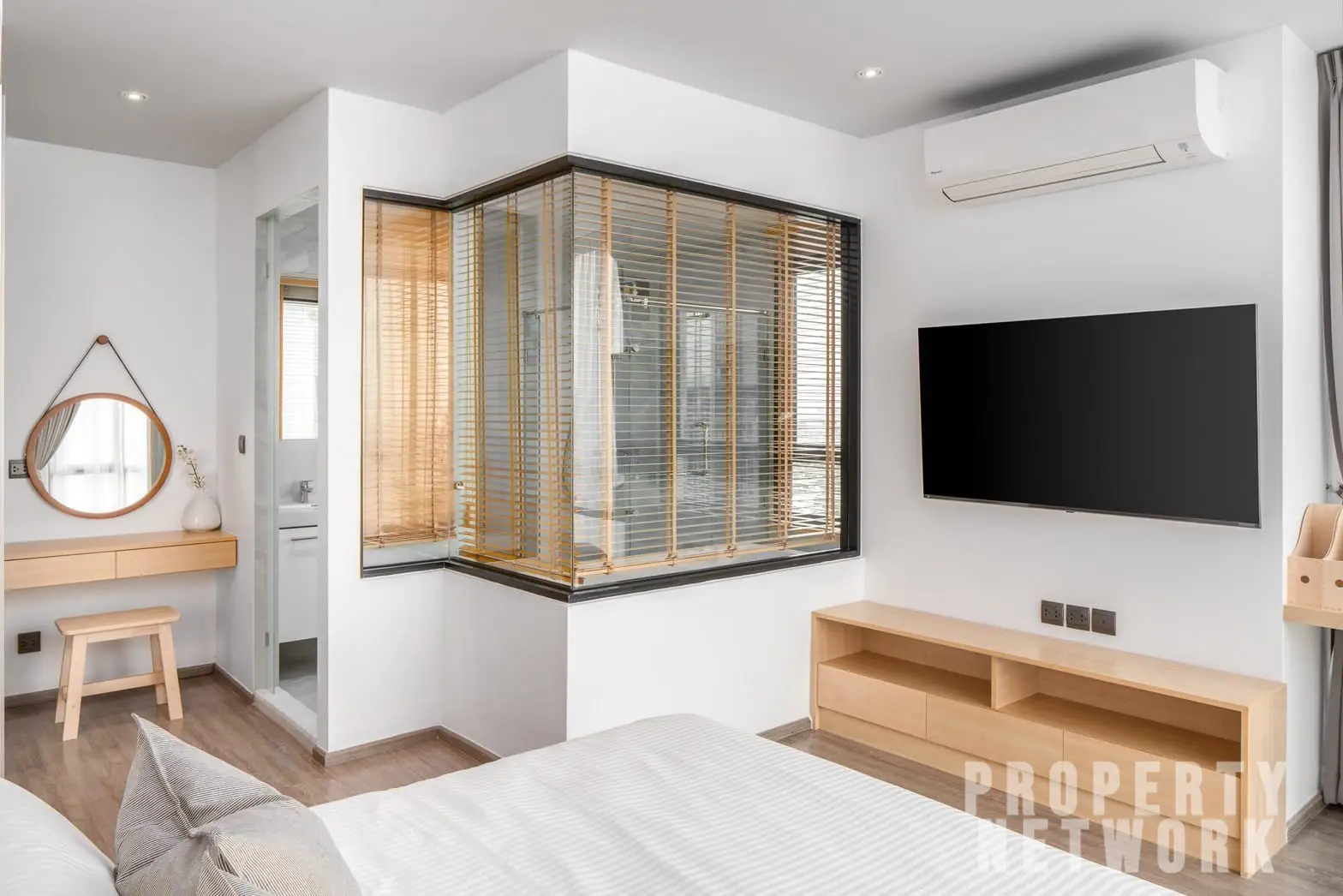 2 Bedrooms, 2 Bathrooms 70sqm@ RHYTHM Ekkamai For Rent 70,000THB/Month