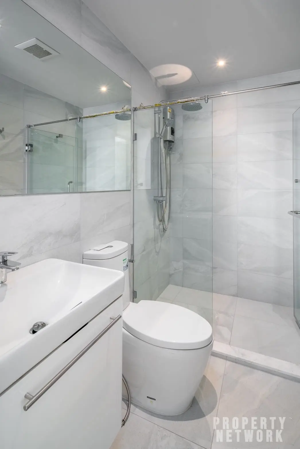 2 Bedrooms, 2 Bathrooms 70sqm@ RHYTHM Ekkamai For Rent 70,000THB/Month