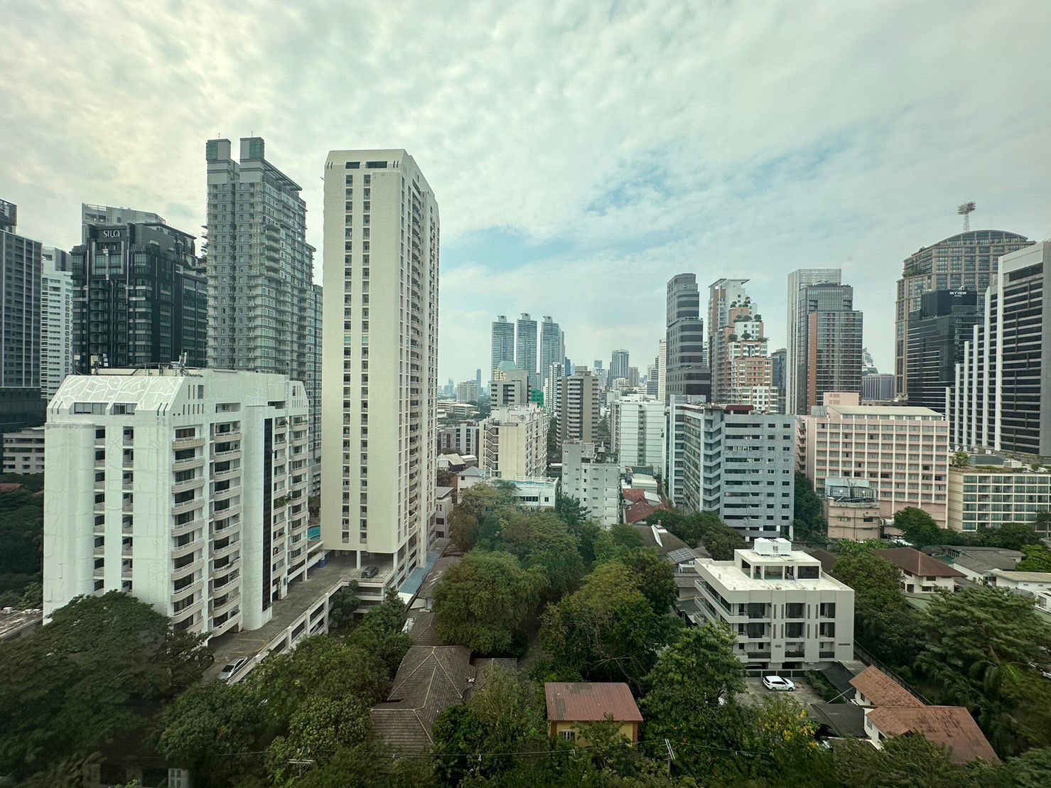 2 Bedrooms, 2 Bathrooms 105sqm 12th Flr @ Kraam Sukhumvit 26 For Rent 120,000THB/Month