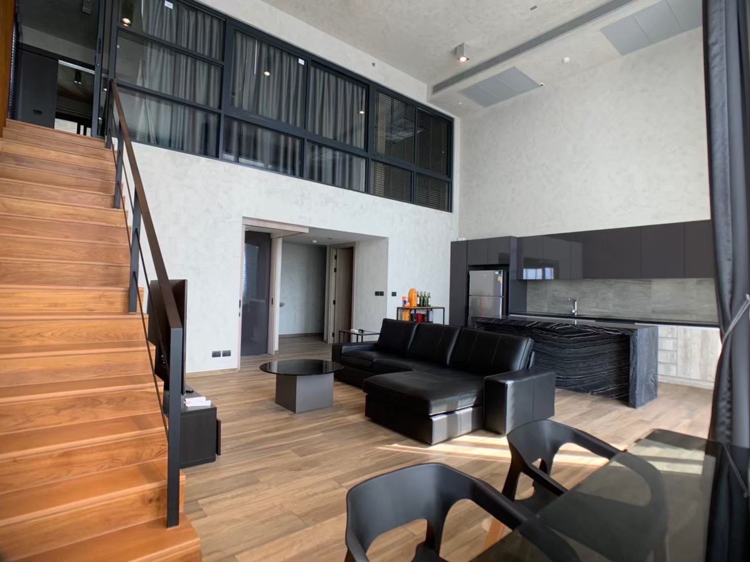 2 Bedrooms, 2 Bathrooms 120sqm 37th Flr @The Lofts Asoke  For Rent 120,000THB/Month