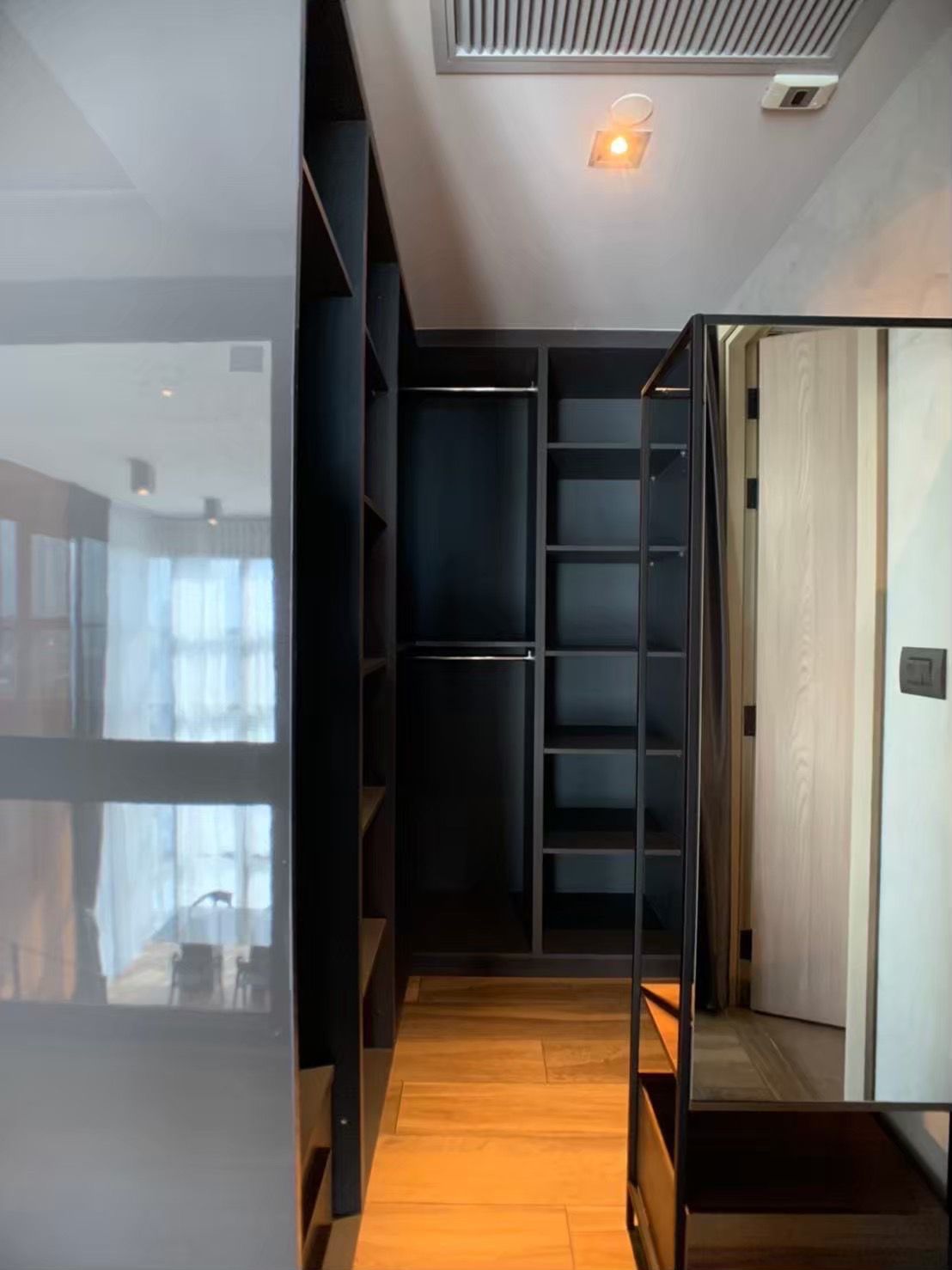 2 Bedrooms, 2 Bathrooms 120sqm 37th Flr @The Lofts Asoke  For Rent 120,000THB/Month