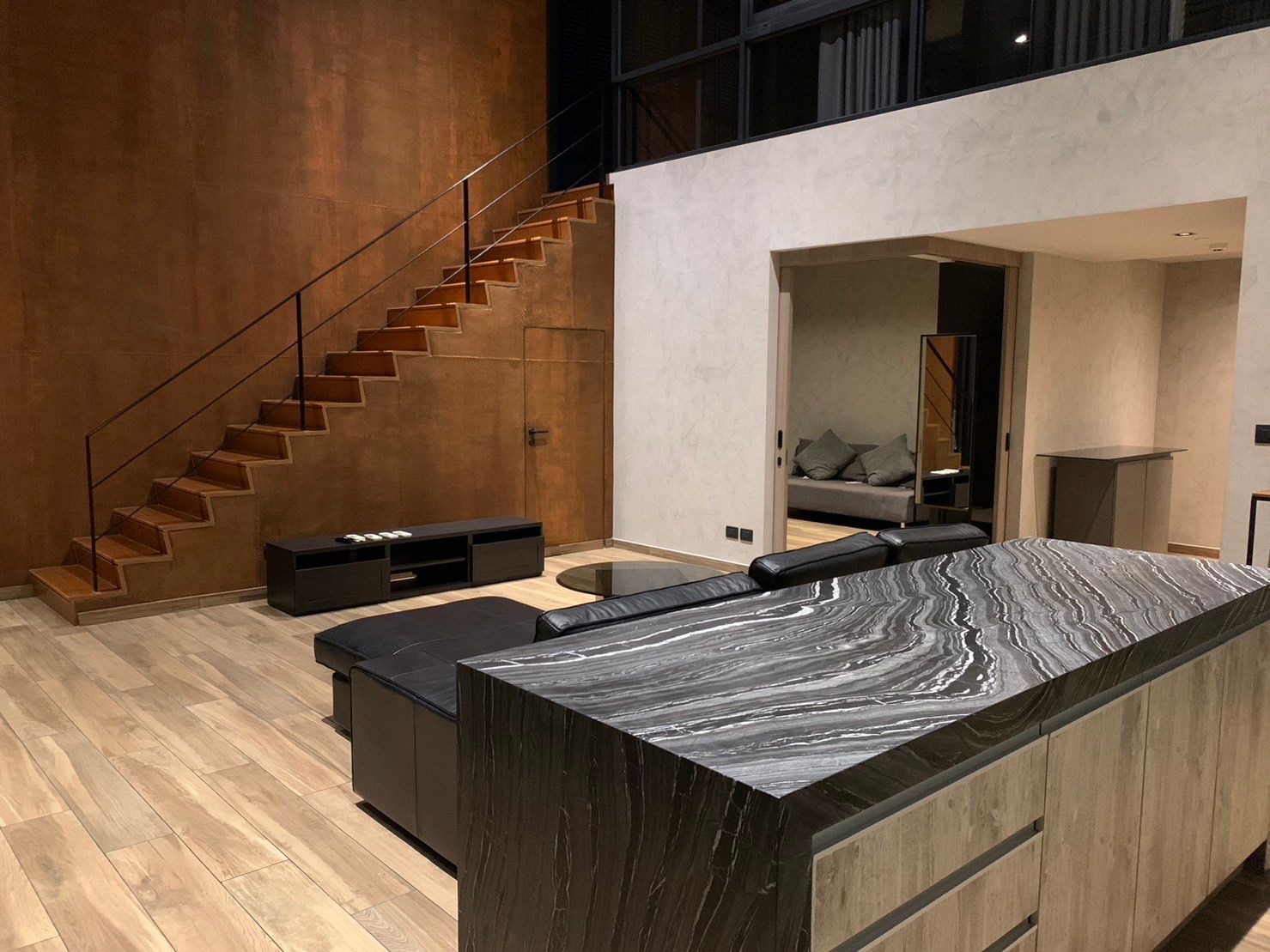 2 Bedrooms, 2 Bathrooms 120sqm 37th Flr @The Lofts Asoke  For Rent 120,000THB/Month