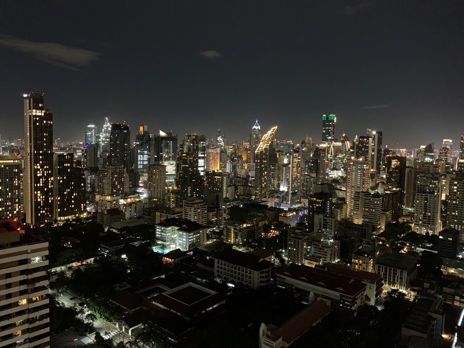 2 Bedrooms, 2 Bathrooms 120sqm 37th Flr @The Lofts Asoke  For Rent 120,000THB/Month