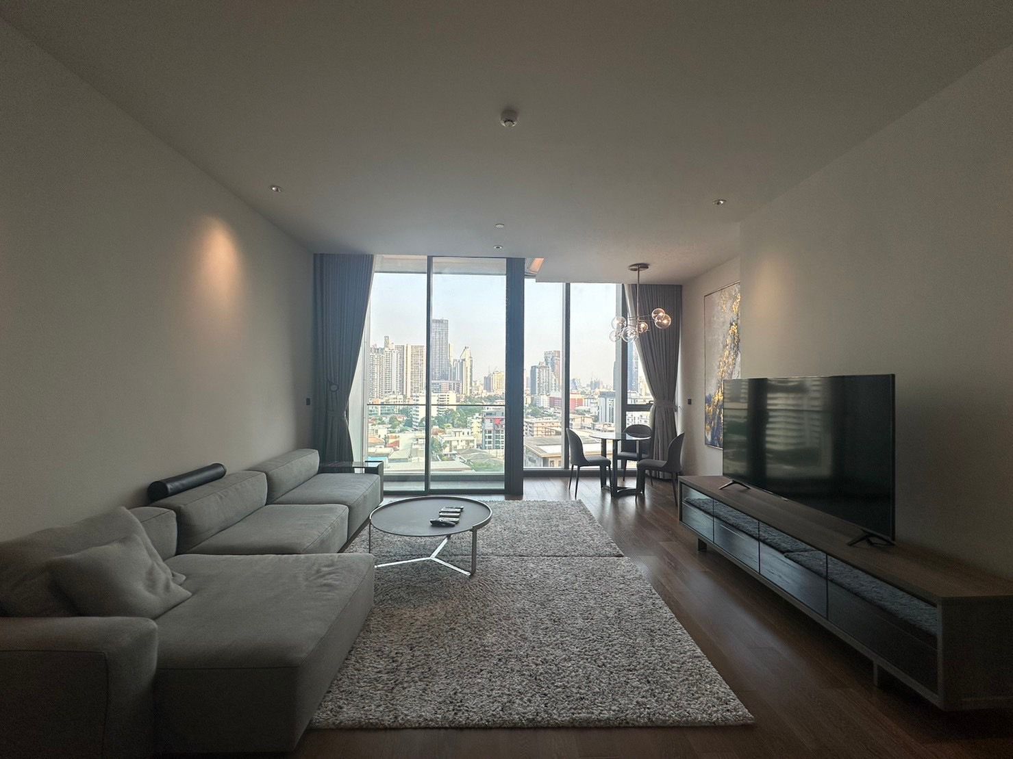2 Bedrooms, 2 Bathrooms 105sqm 12th Flr @The Lofts Asoke  For Rent 120,000THB/Month