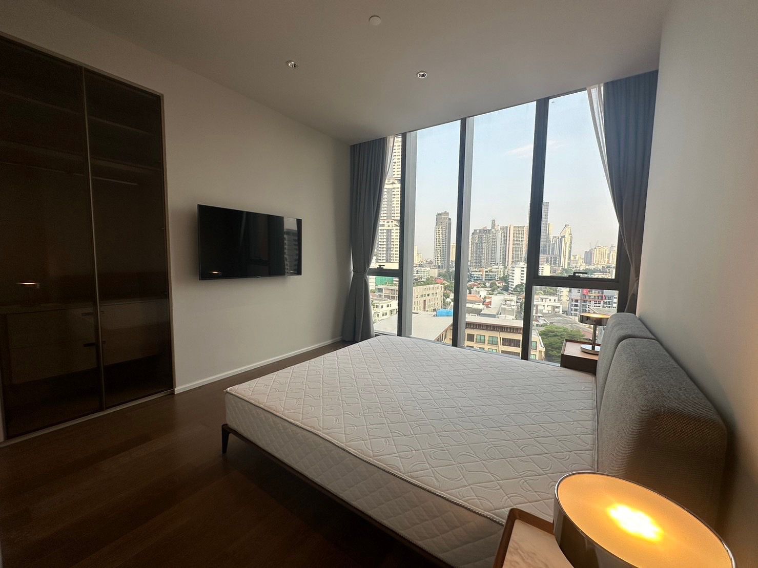 2 Bedrooms, 2 Bathrooms 105sqm 12th Flr @The Lofts Asoke  For Rent 120,000THB/Month