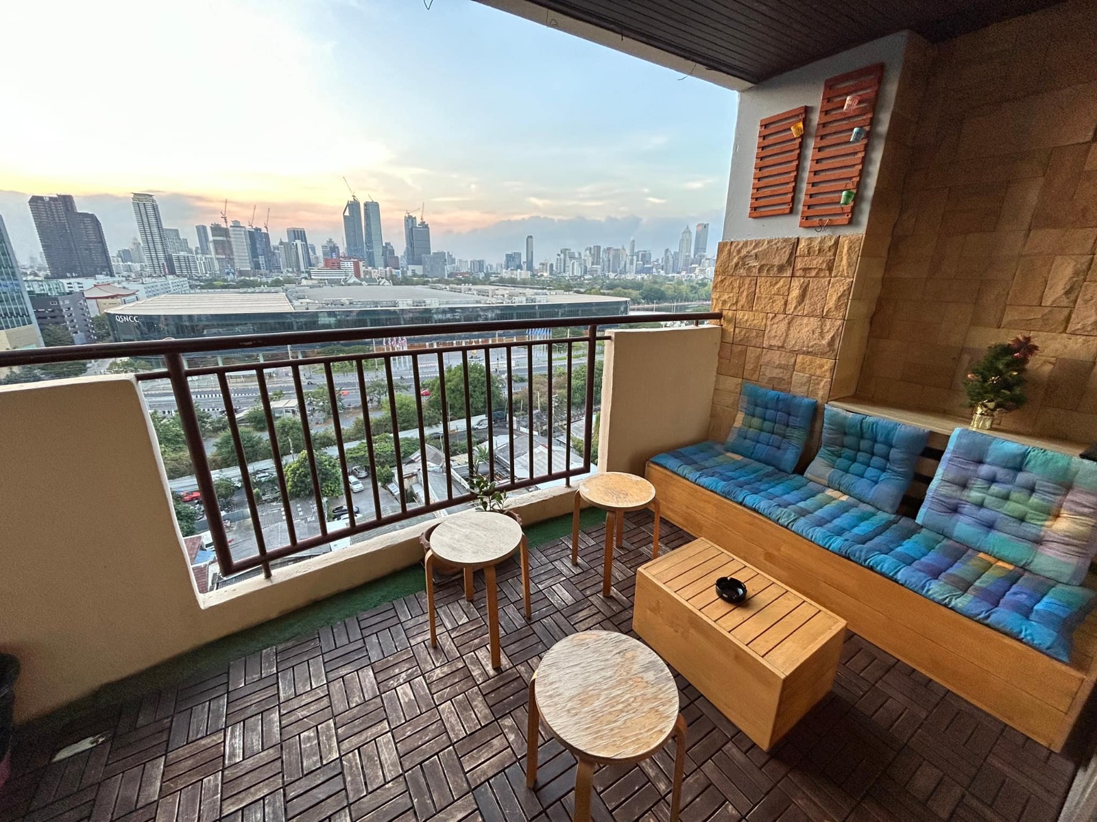 2 Bedrooms, 1 Bathroom 78sqm 13th Flr @Monterey Place Condominium For Rent 36,000THB/Month