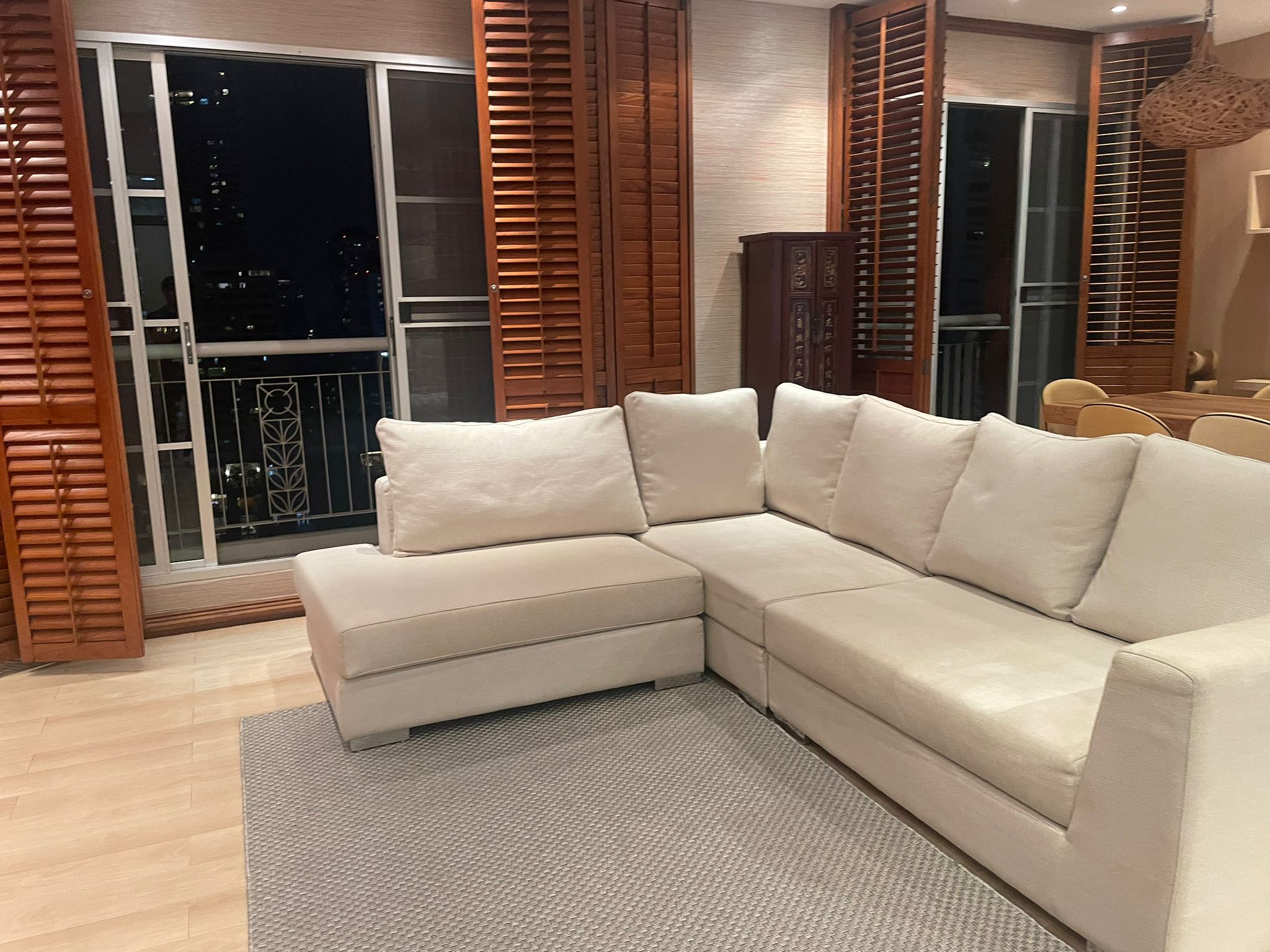 2 Bedrooms, 2 Bathroom 160sqm Top Floor @ CitiSmart Sukhumvit 18 For Sale 25MB