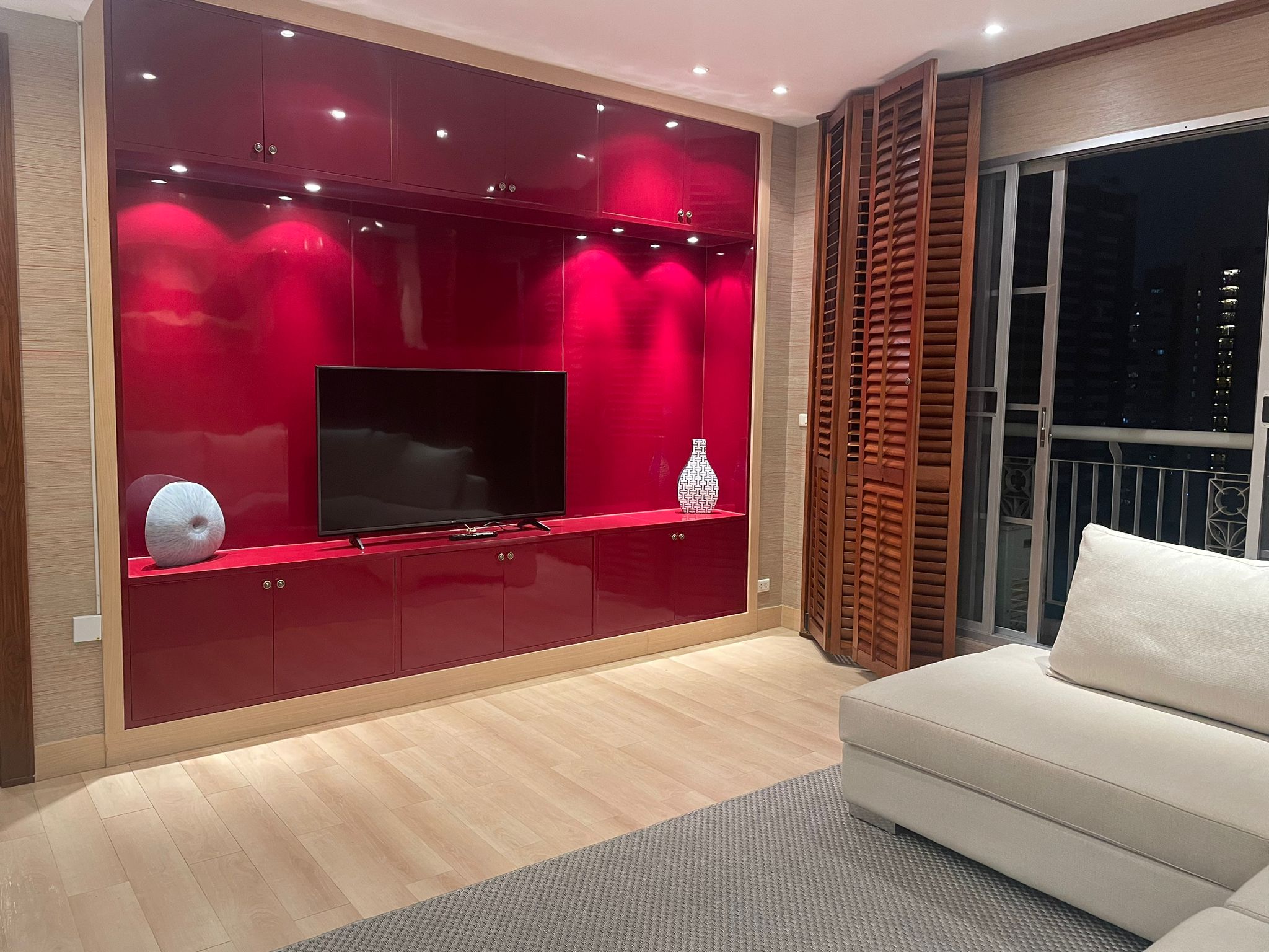 2 Bedrooms, 2 Bathroom 160sqm Top Floor @ CitiSmart Sukhumvit 18 For Sale 25MB