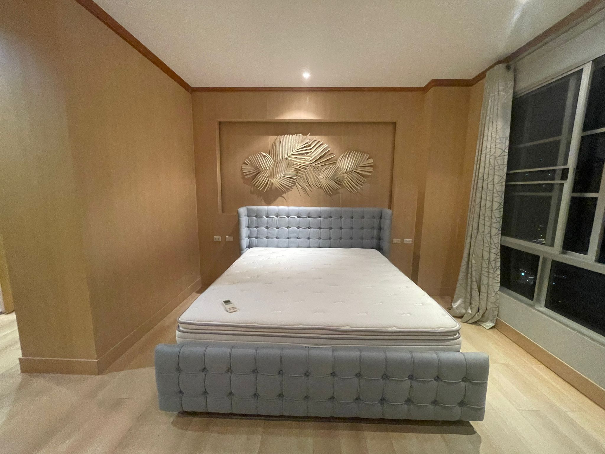 2 Bedrooms, 2 Bathroom 160sqm Top Floor @ CitiSmart Sukhumvit 18 For Sale 25MB