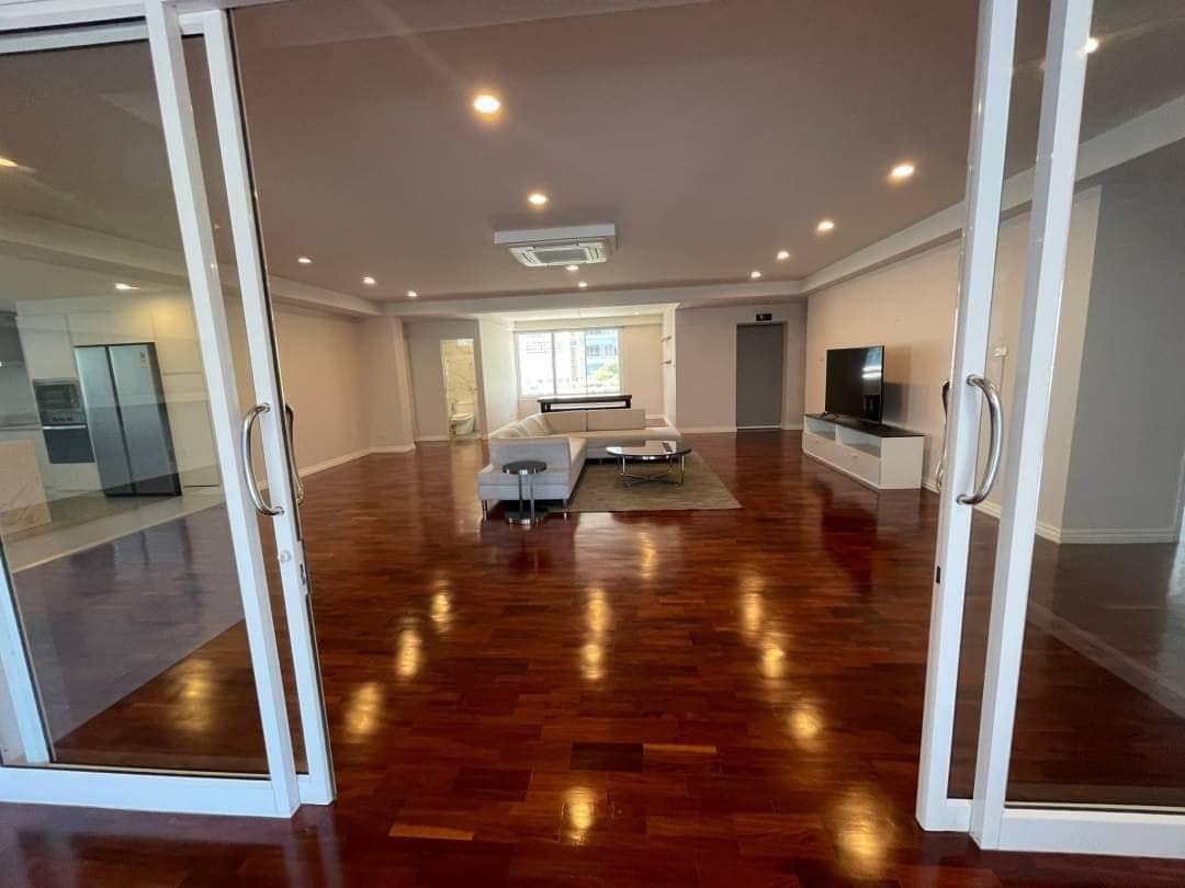 4 Bedrooms, Bathrooms + Office Room +Maid Room 420sqm 6th Flr@P.R. Home II For RENT Fully Furnished 145,000THB & Unfurnished 125,000THB/Month