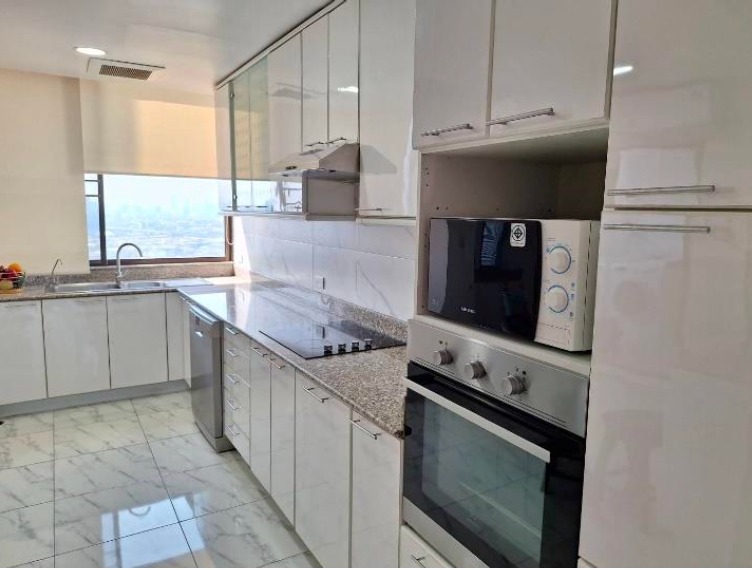 3 Bedrooms, 3 Bathrooms 350sqm 23rd Flr @RUAMSUK CONDOMINIUM Leasing Fee 140,000THB