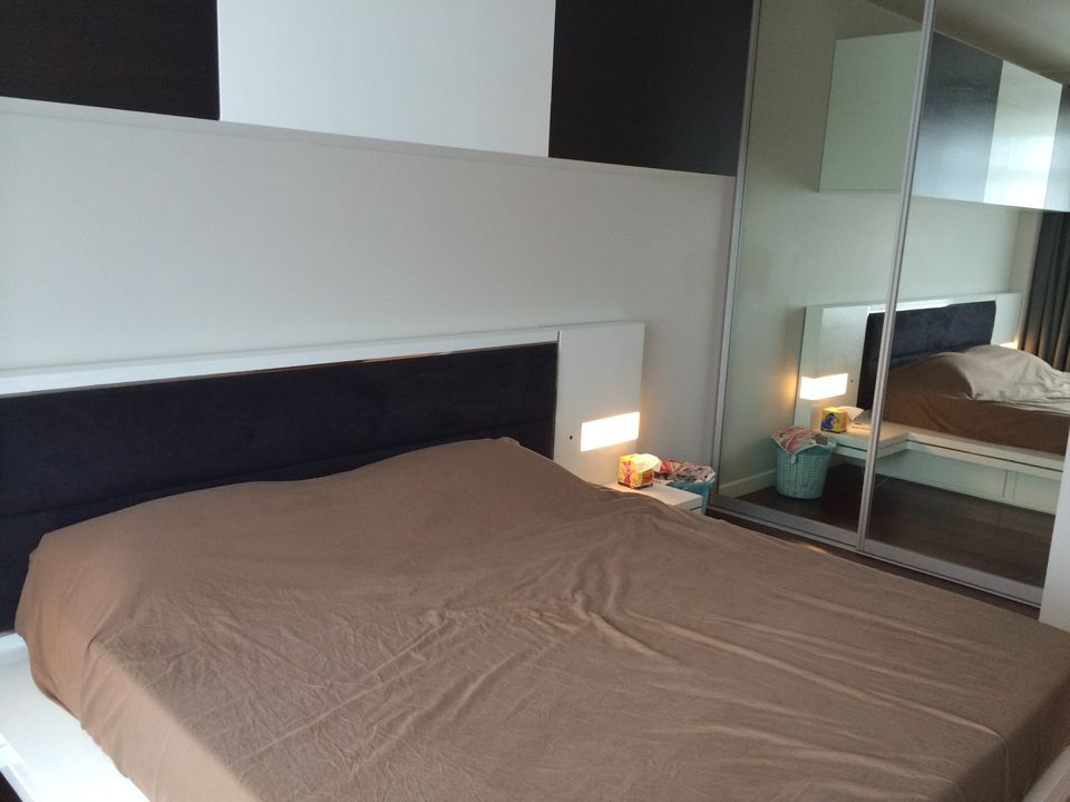 1 Bedroom, 1 Bathroom 47sqm 27th Flr@The Circle Petchaburi Tower 2 For Sale 4.7MB Includes 800,000THB worth of Appliances and Furnitures.