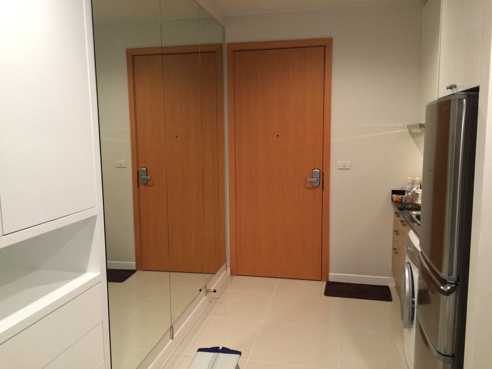 1 Bedroom, 1 Bathroom 47sqm 27th Flr@The Circle Petchaburi Tower 2 For Sale 4.7MB Includes 800,000THB worth of Appliances and Furnitures.