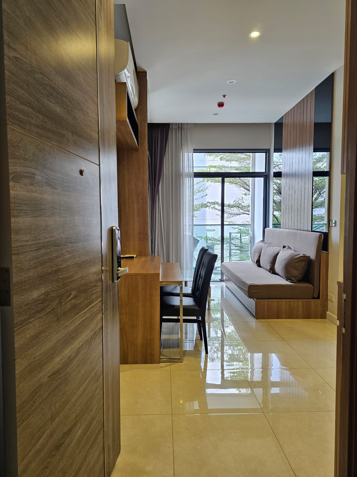 2 Bedrooms, 1 Bathroom 51sqm 2nd Flr @ Mayfair Place Sukhumvit 50 For Rent 25,000THB/Month