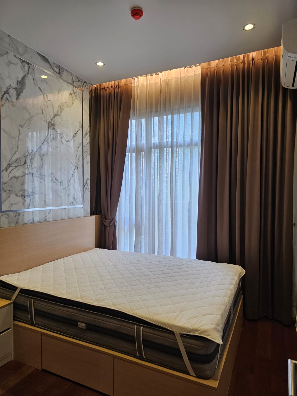 2 Bedrooms, 1 Bathroom 51sqm 2nd Flr @ Mayfair Place Sukhumvit 50 For Rent 25,000THB/Month