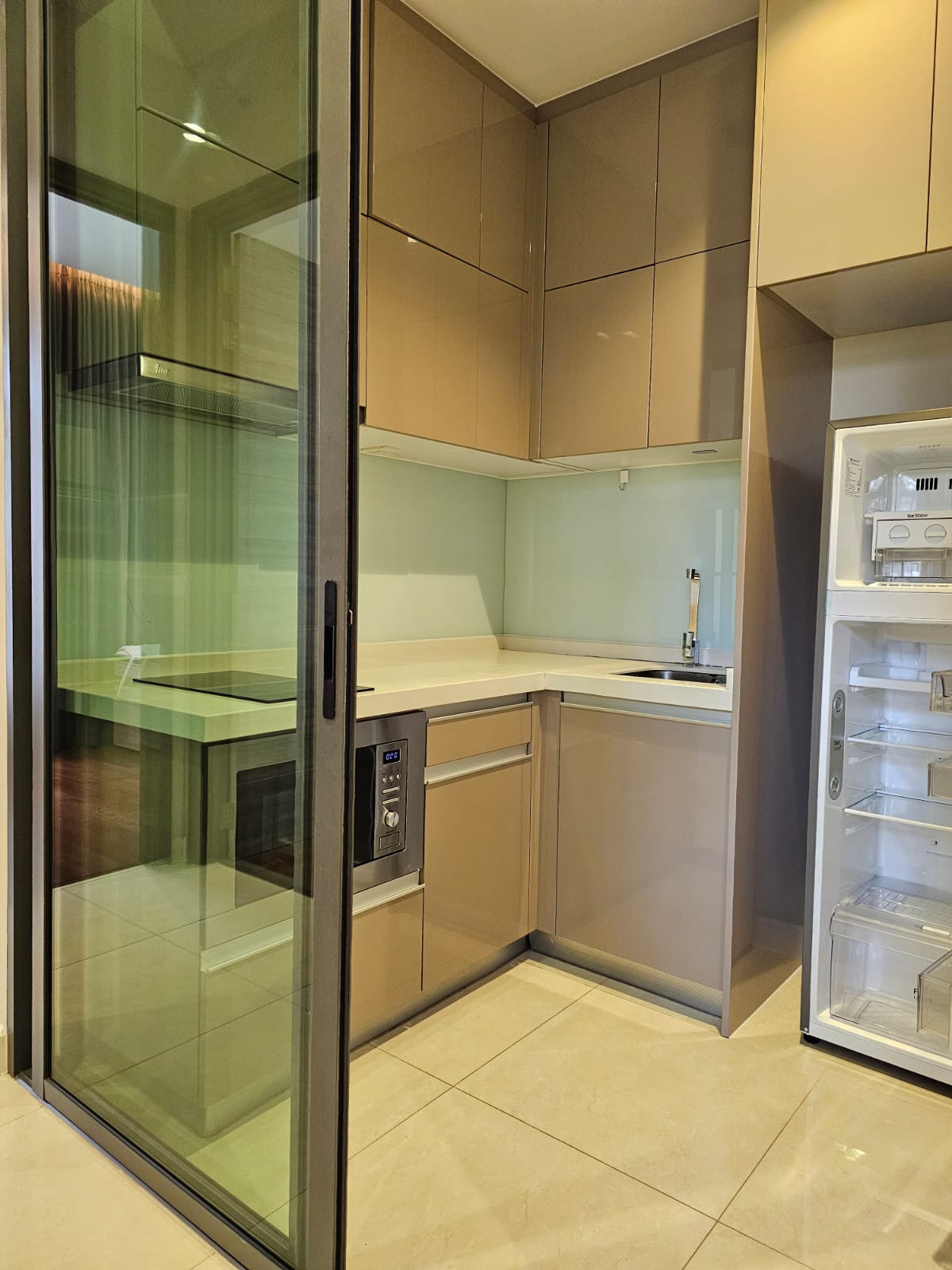 2 Bedrooms, 1 Bathroom 51sqm 2nd Flr @ Mayfair Place Sukhumvit 50 For Rent 25,000THB/Month