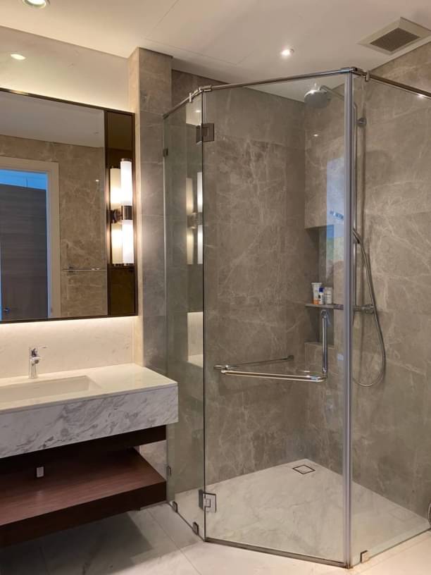 3 Bedrooms, 3 Bathrooms 150sqm 29th Flr @ Sindhorn Residence For Rent 220,000THB/Month