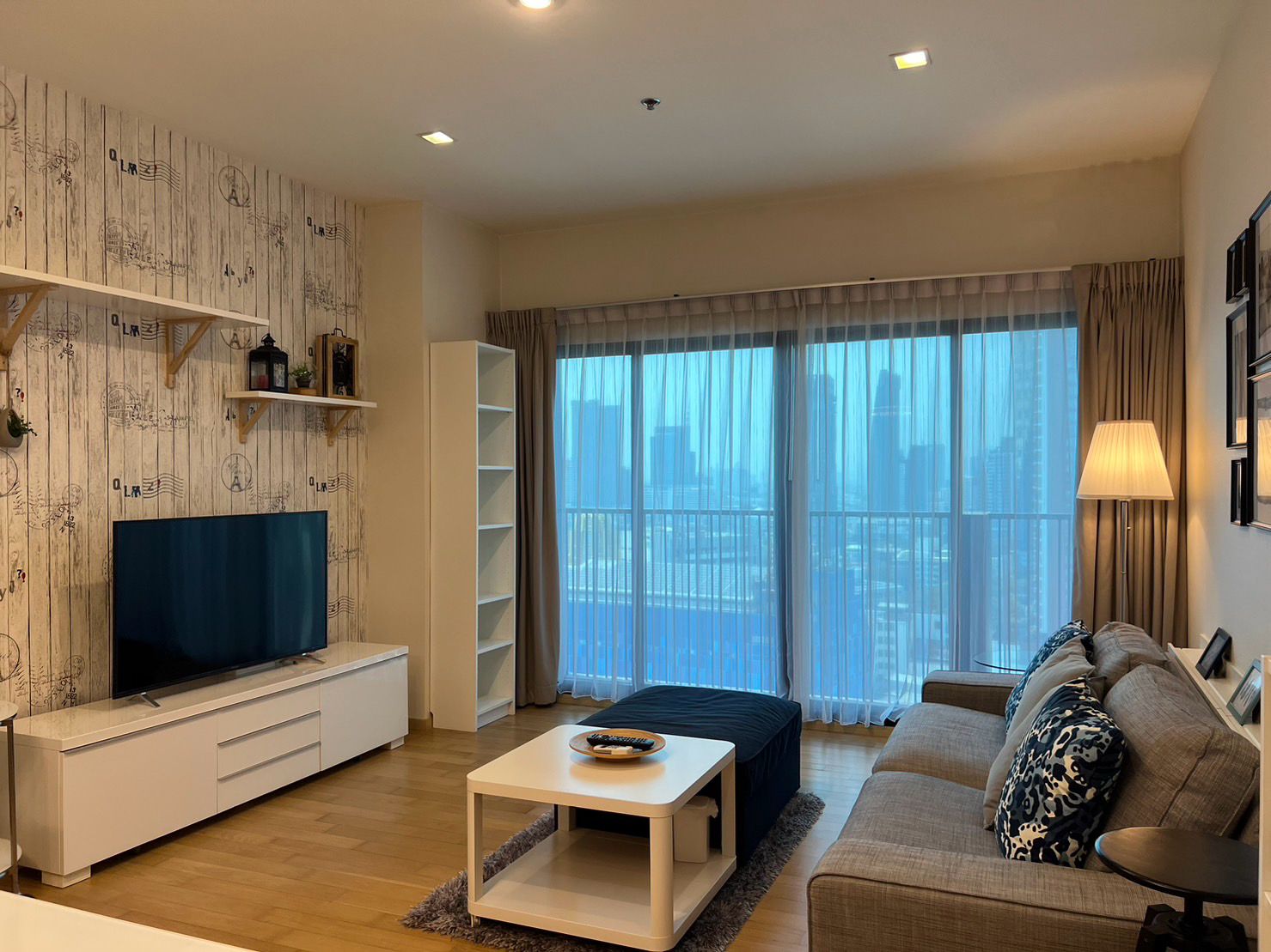 2 Bedrooms, 2 Bathrooms 75sqm 19th Flr @ Noble Reveal in Khlong Toei For Rent 50,000THB/Month