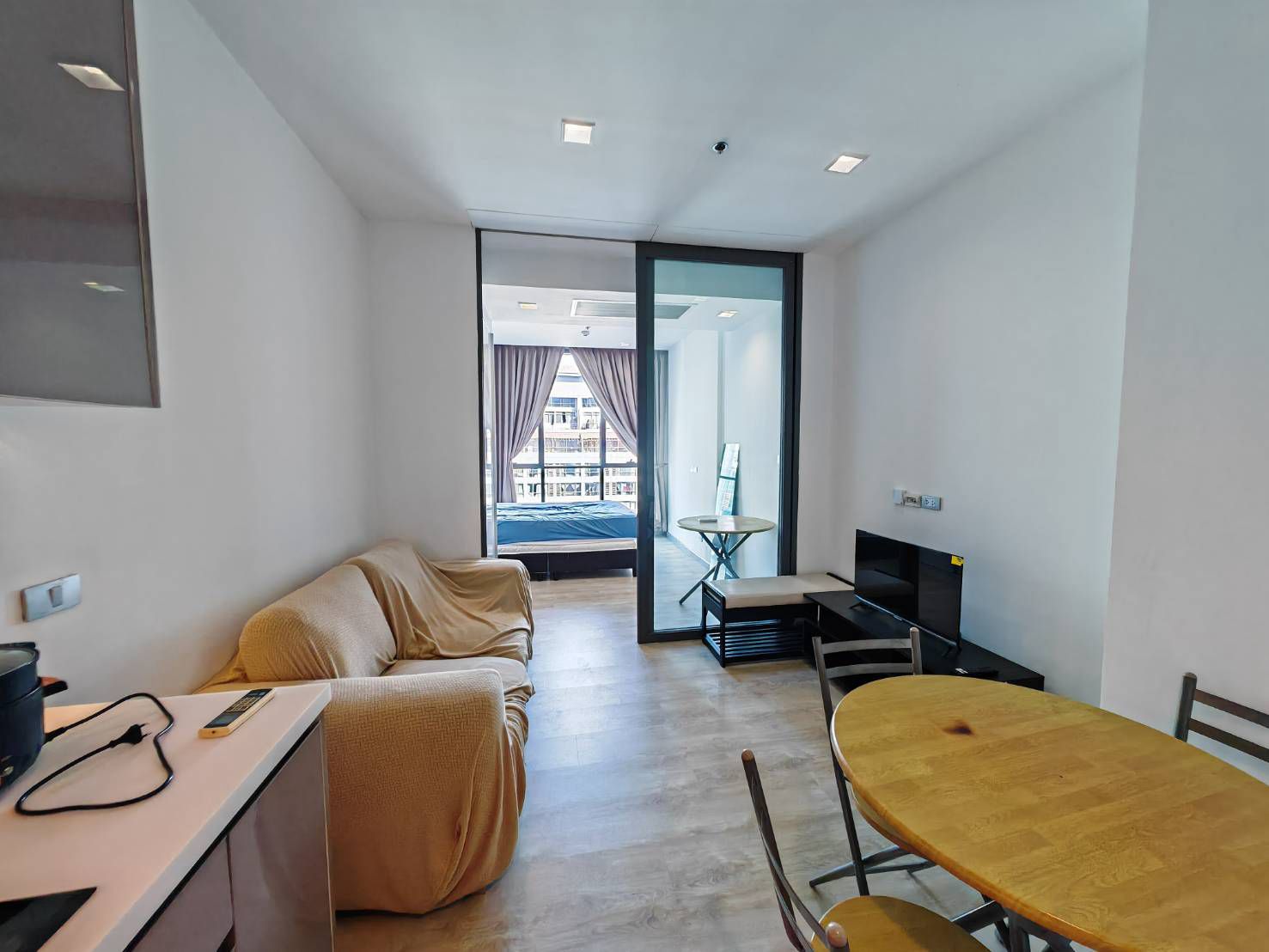 1 Bedroom, 1 Bathrooms 30sqm 12th Flr @Hyde Sukhumvit 13 For Sale 5.3MB