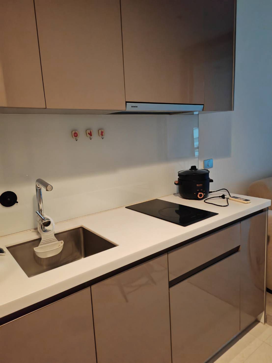 1 Bedroom, 1 Bathrooms 30sqm 12th Flr @Hyde Sukhumvit 13 For Sale 5.3MB