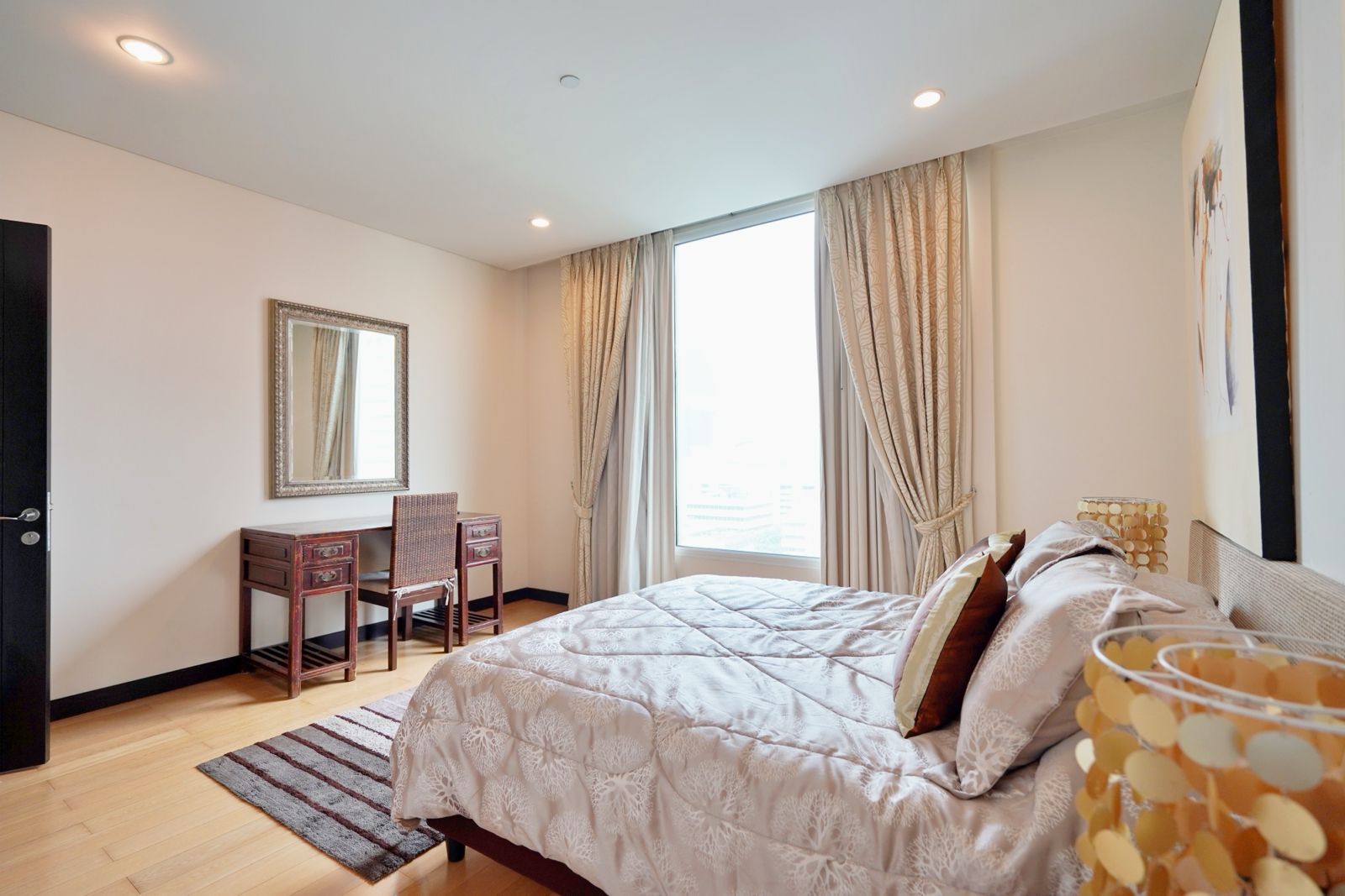 2 Bedrooms, 2 Bathrooms 145.6sqm @The Park Chidlom For Sale 44.67MB & For Rent 85,000THB/Month