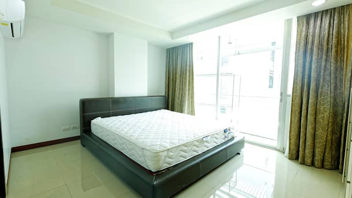 2 Bed/2Bath 76sqm @The Kris 2 Ratchada 17 Sale for 4.9M Bath