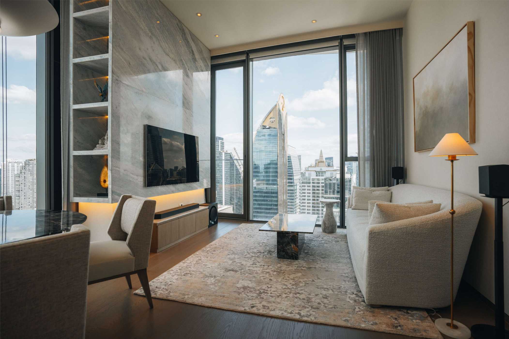 1 Bed/1 Bath 85 sqm 29th Flr @SCOPE Langsuan Sale 69.9M Bath