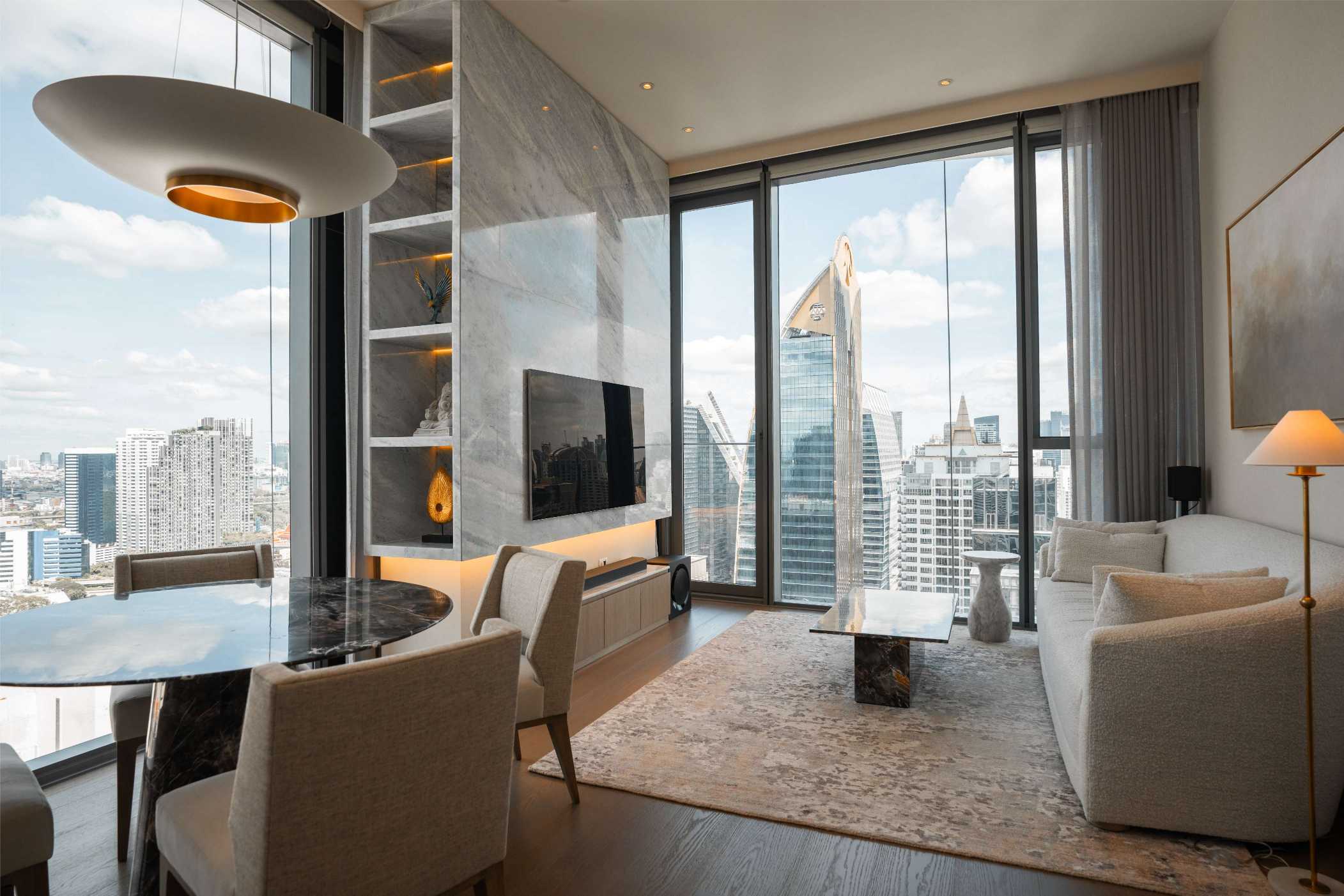 1 Bed/1 Bath 85 sqm 29th Flr @SCOPE Langsuan Sale 69.9M Bath